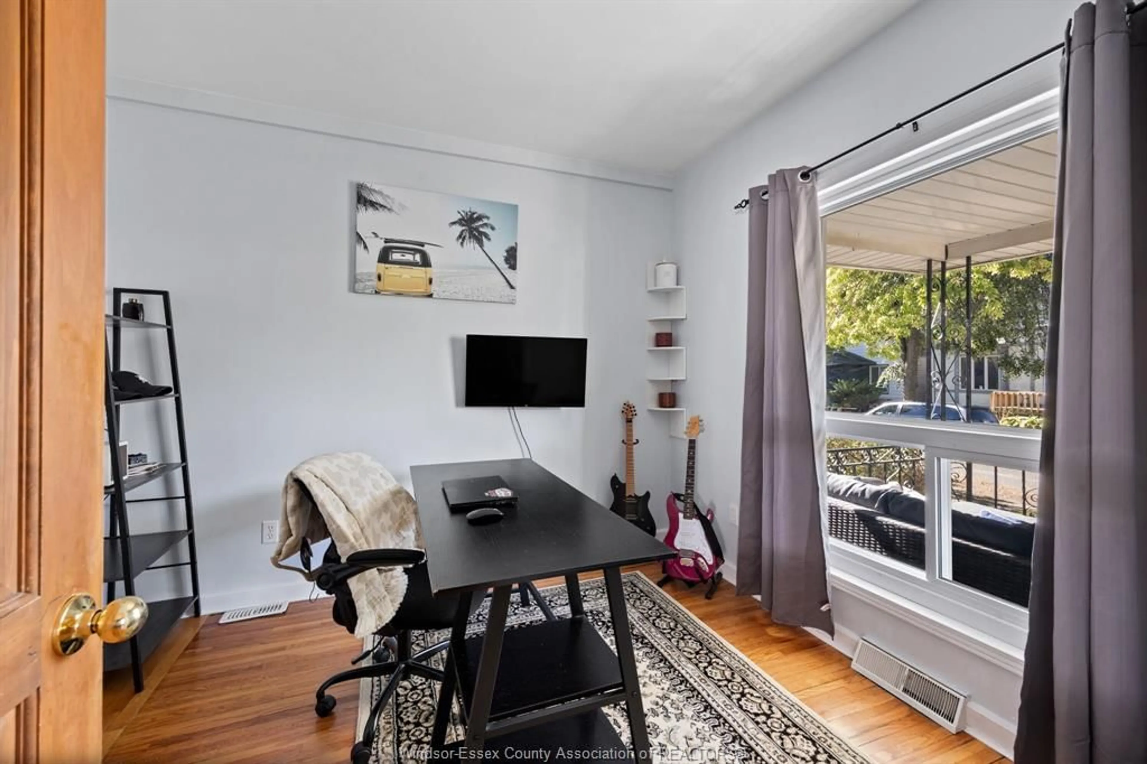 A pic of a room for 338 MCEWAN Ave, Windsor Ontario N9B 2E6