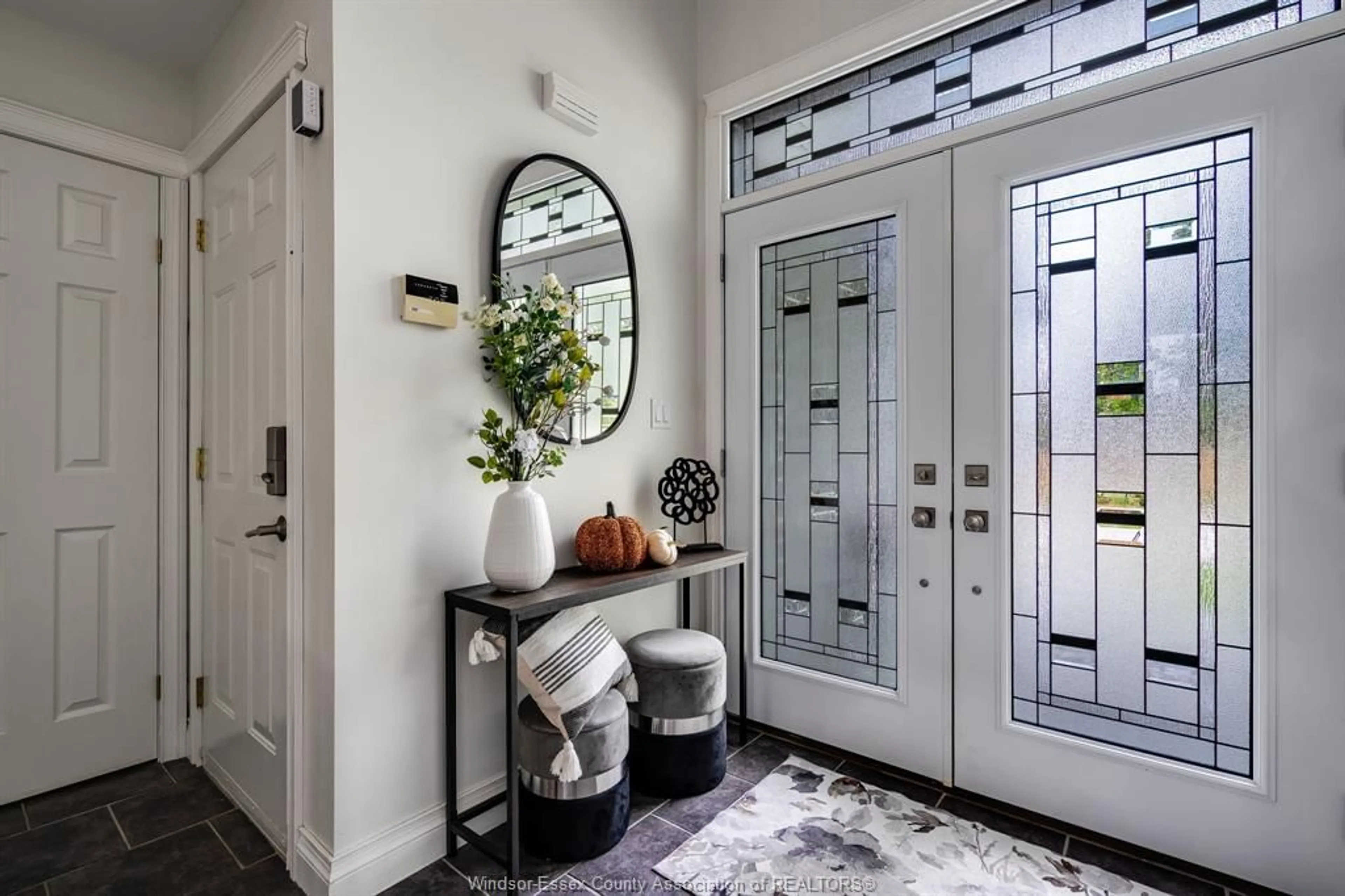 Indoor entryway for 1026 Treverton, Windsor Ontario N8P 1K2