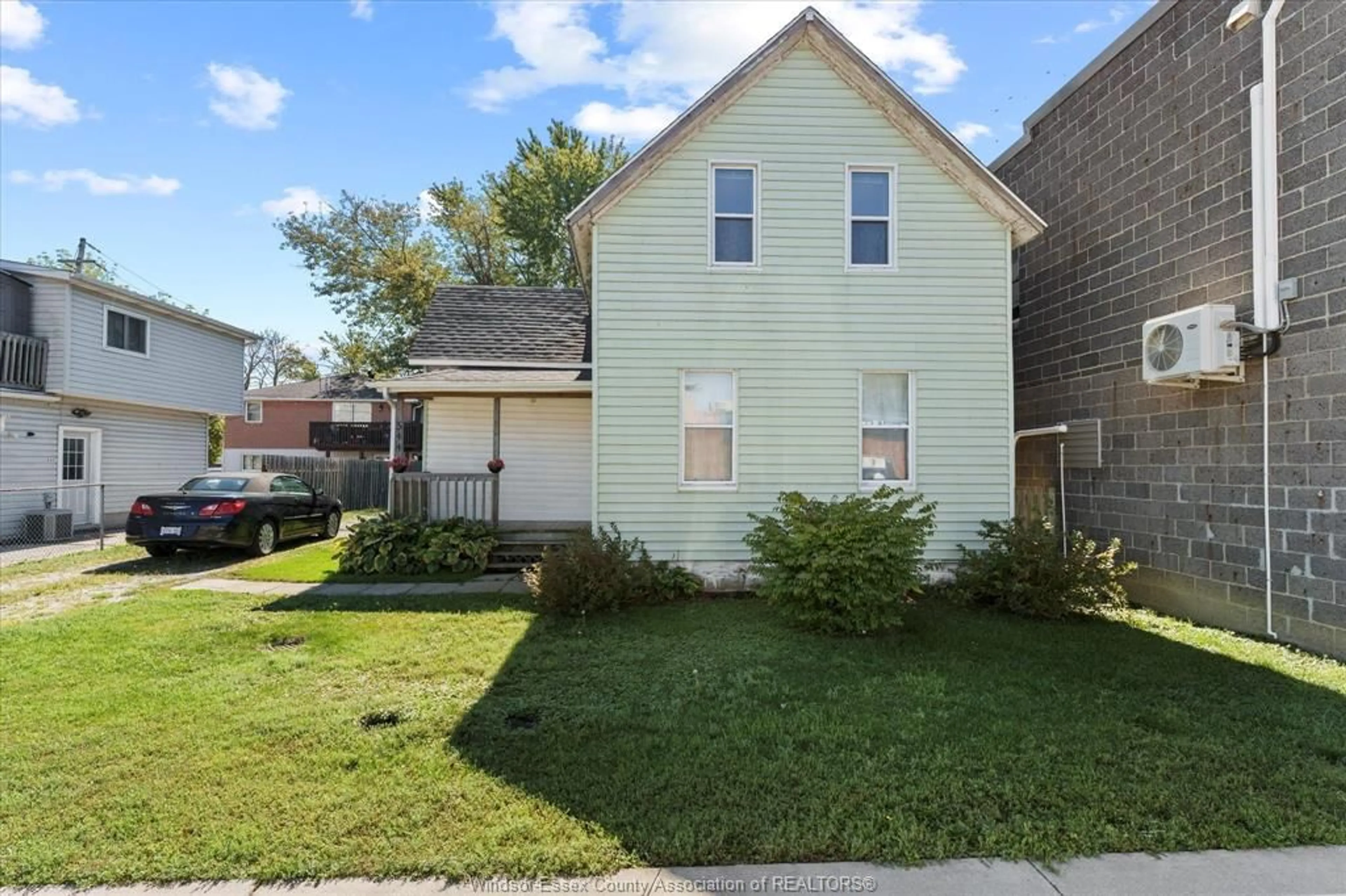 A pic from outside/outdoor area/front of a property/back of a property/a pic from drone, street for 544 Notre Dame, Belle River Ontario N0R 1A0
