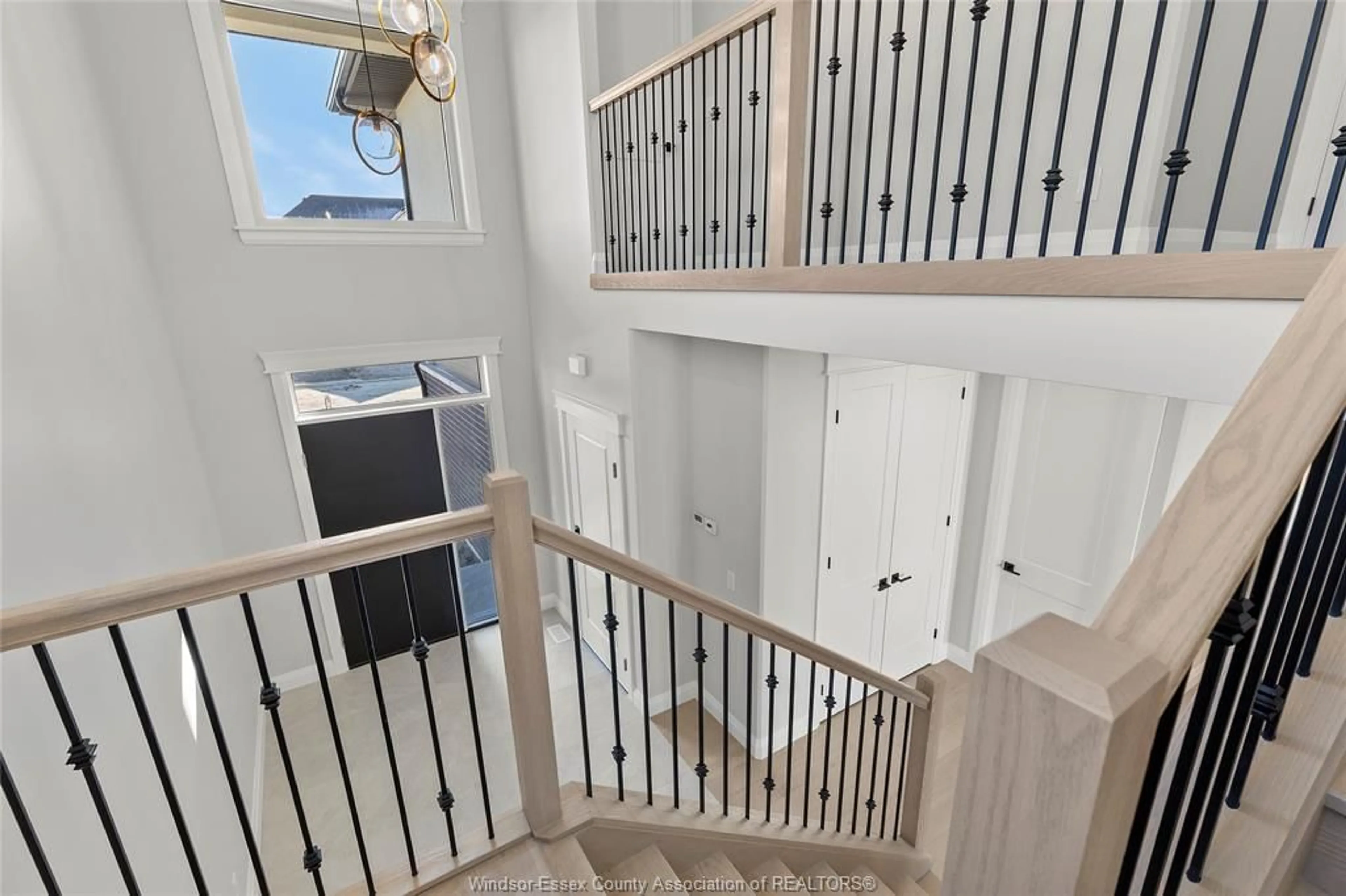Stairs for 663 LINDEN, Lakeshore Ontario N0R 1A0