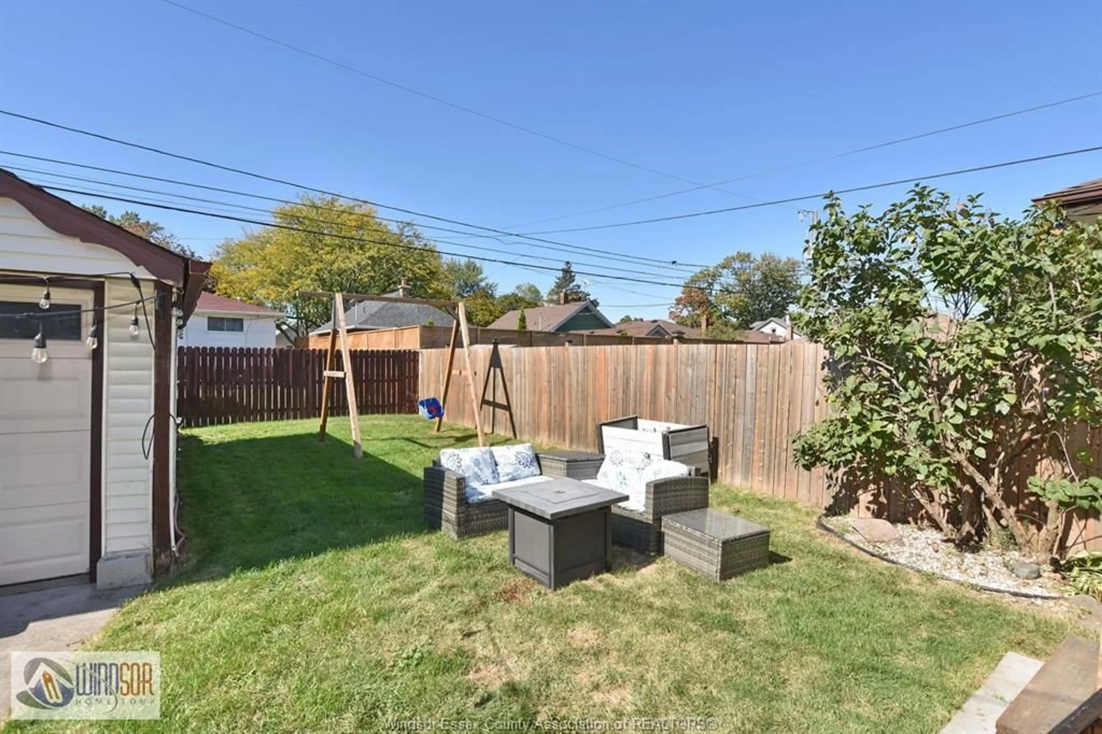 Patio, street for 1359 ELLROSE, Windsor Ontario N8Y 3X2
