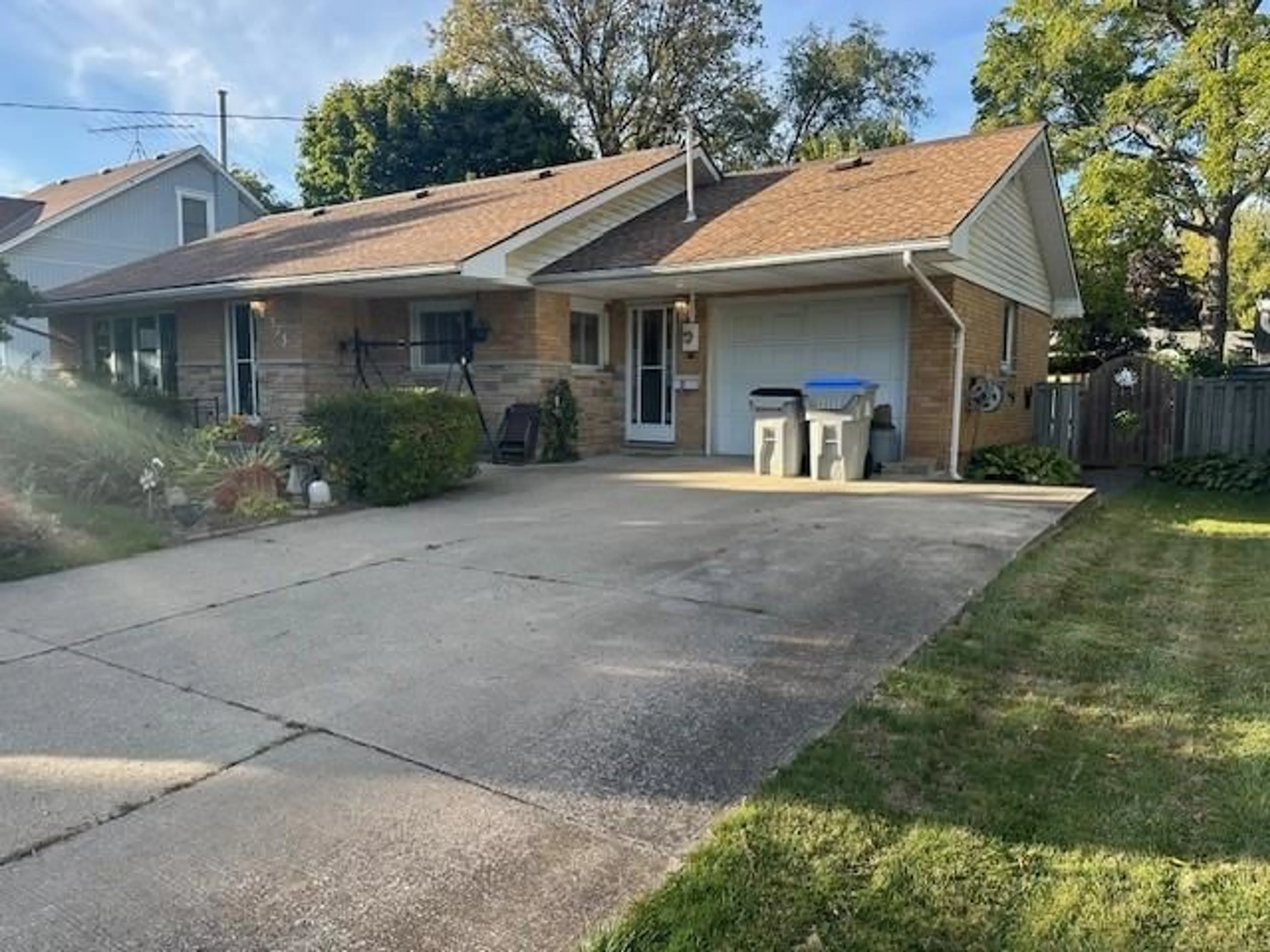 A pic from outside/outdoor area/front of a property/back of a property/a pic from drone, street for 575 FRONT St, Warwick-Watford Ontario N0M 2S0