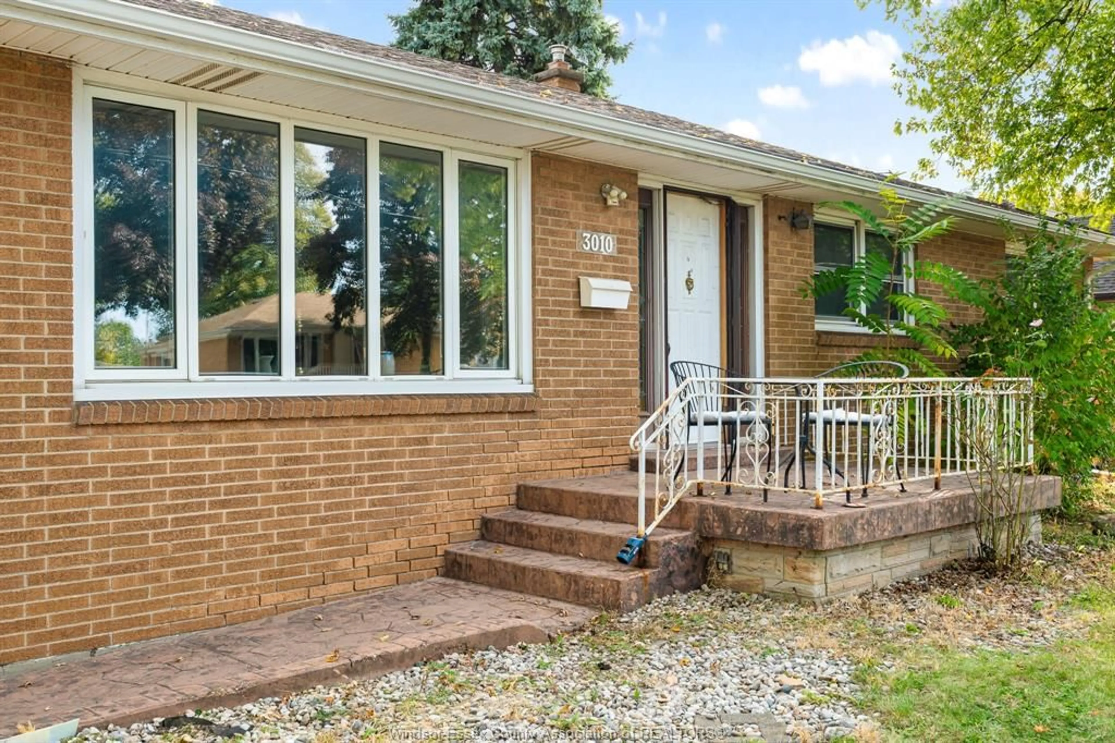 Home with brick exterior material, street for 3010 BYNG Rd, Windsor Ontario N8W 3G7