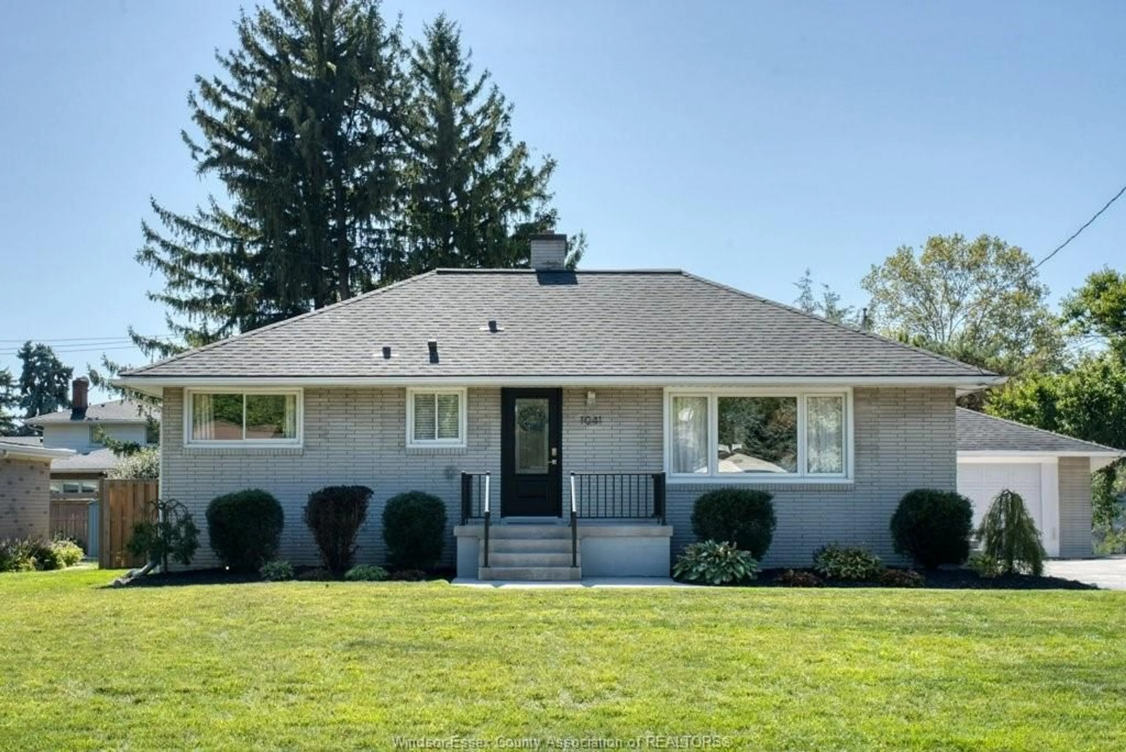 Home with vinyl exterior material, street for 1041 SCOFIELD Ave, Windsor Ontario N9G 1L6