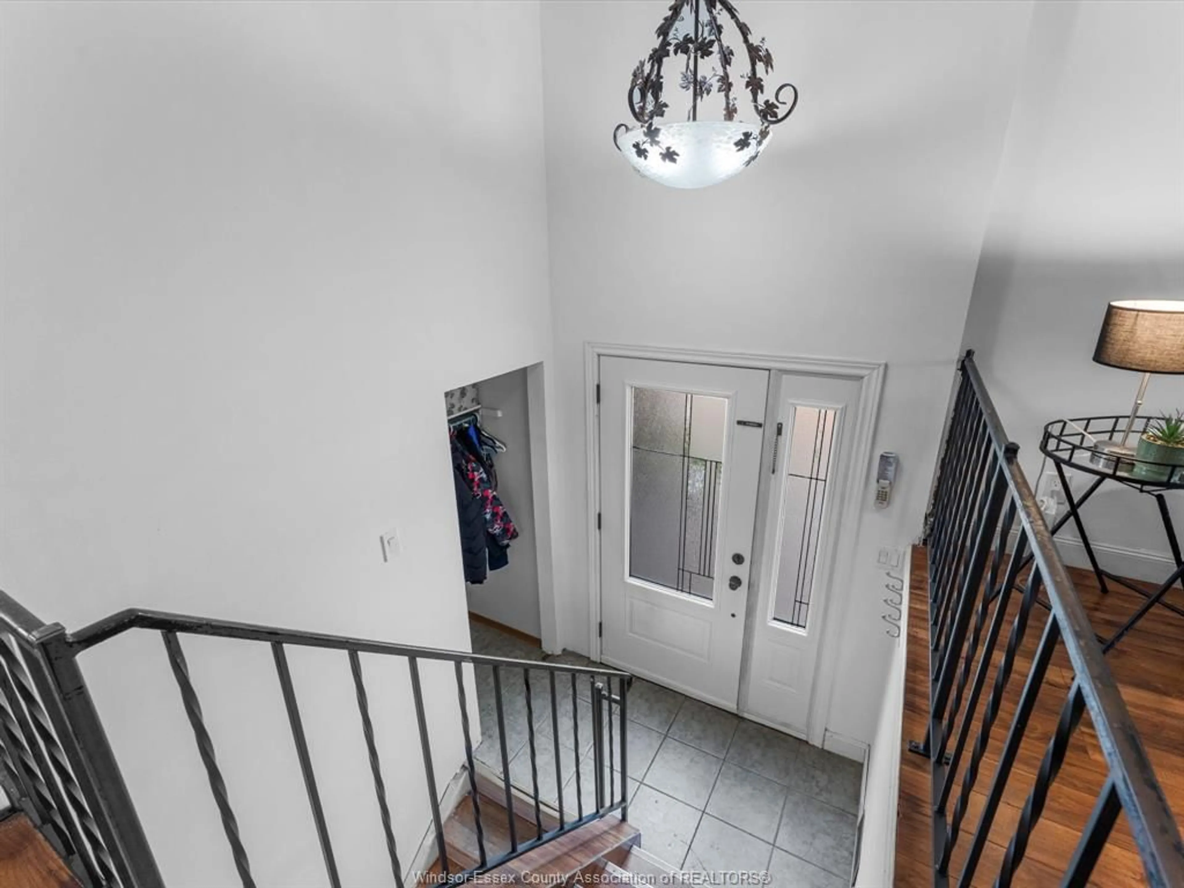 Indoor foyer for 145 Grant Ave, Amherstburg Ontario N9V 2R3