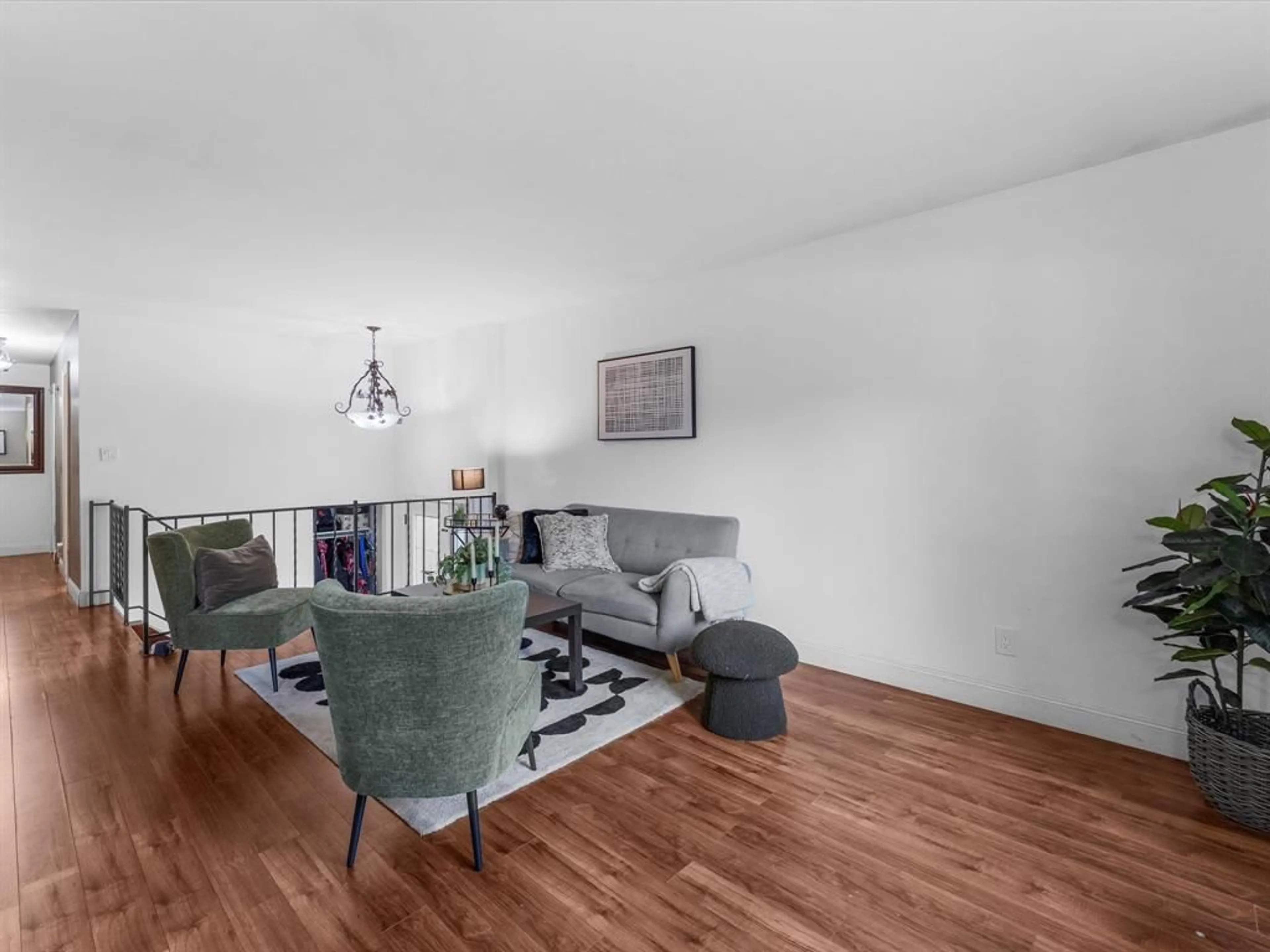 Living room with furniture, wood/laminate floor for 145 Grant Ave, Amherstburg Ontario N9V 2R3