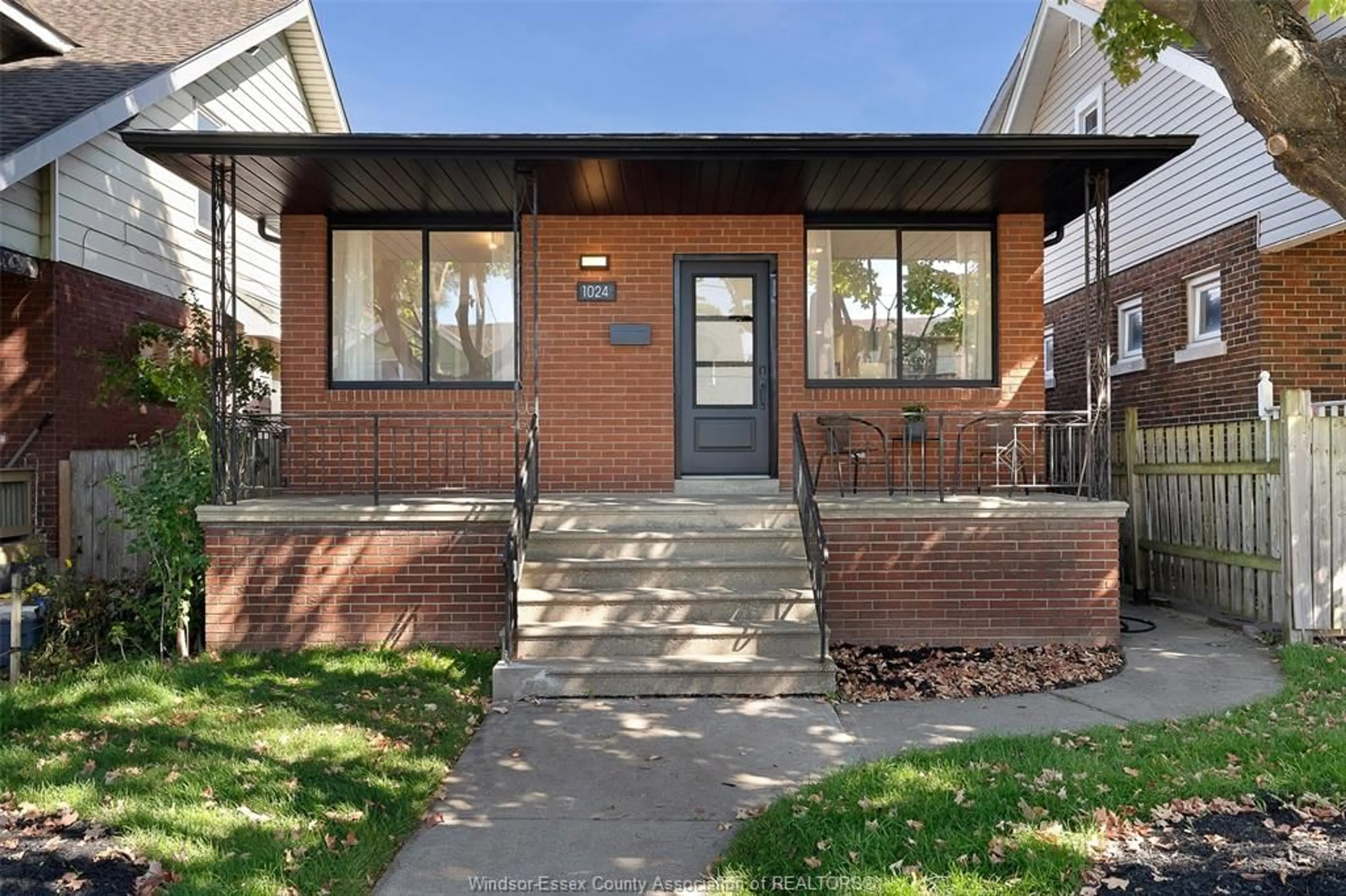 Home with brick exterior material, street for 1024 ELM, Windsor Ontario N9A 5H7
