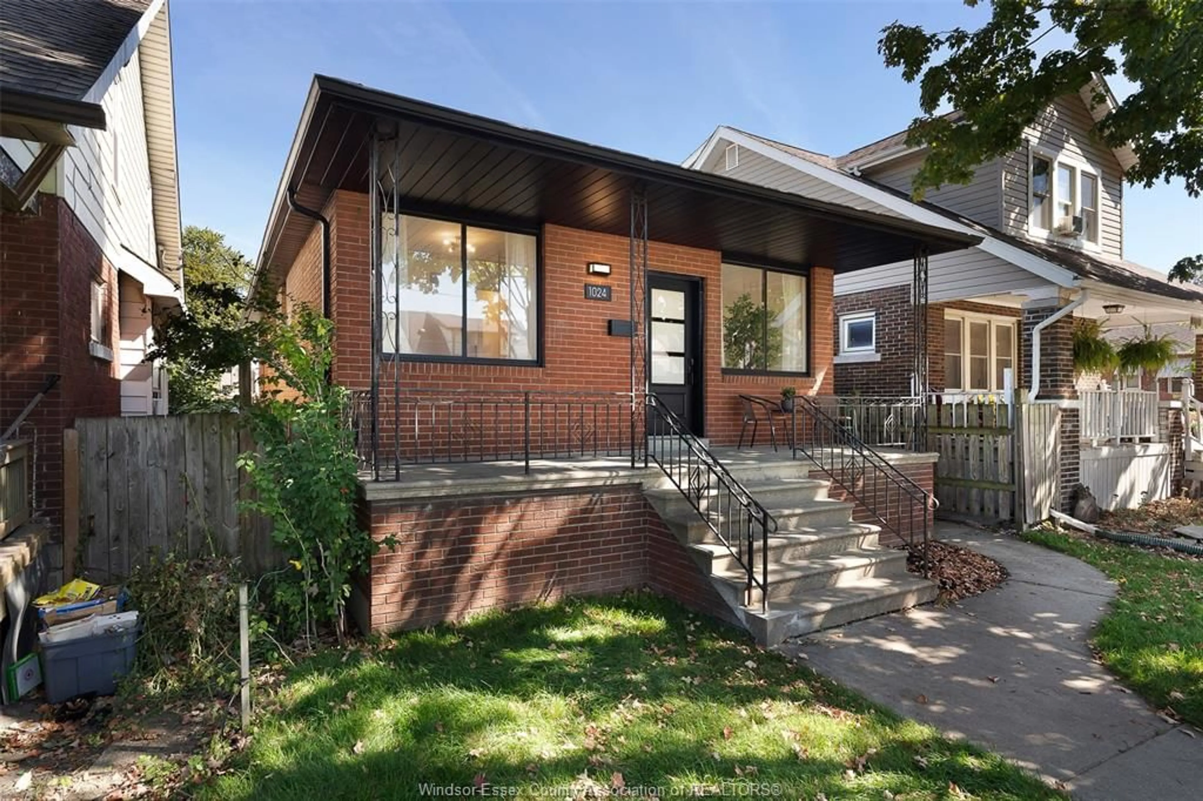 Home with brick exterior material, street for 1024 ELM, Windsor Ontario N9A 5H7