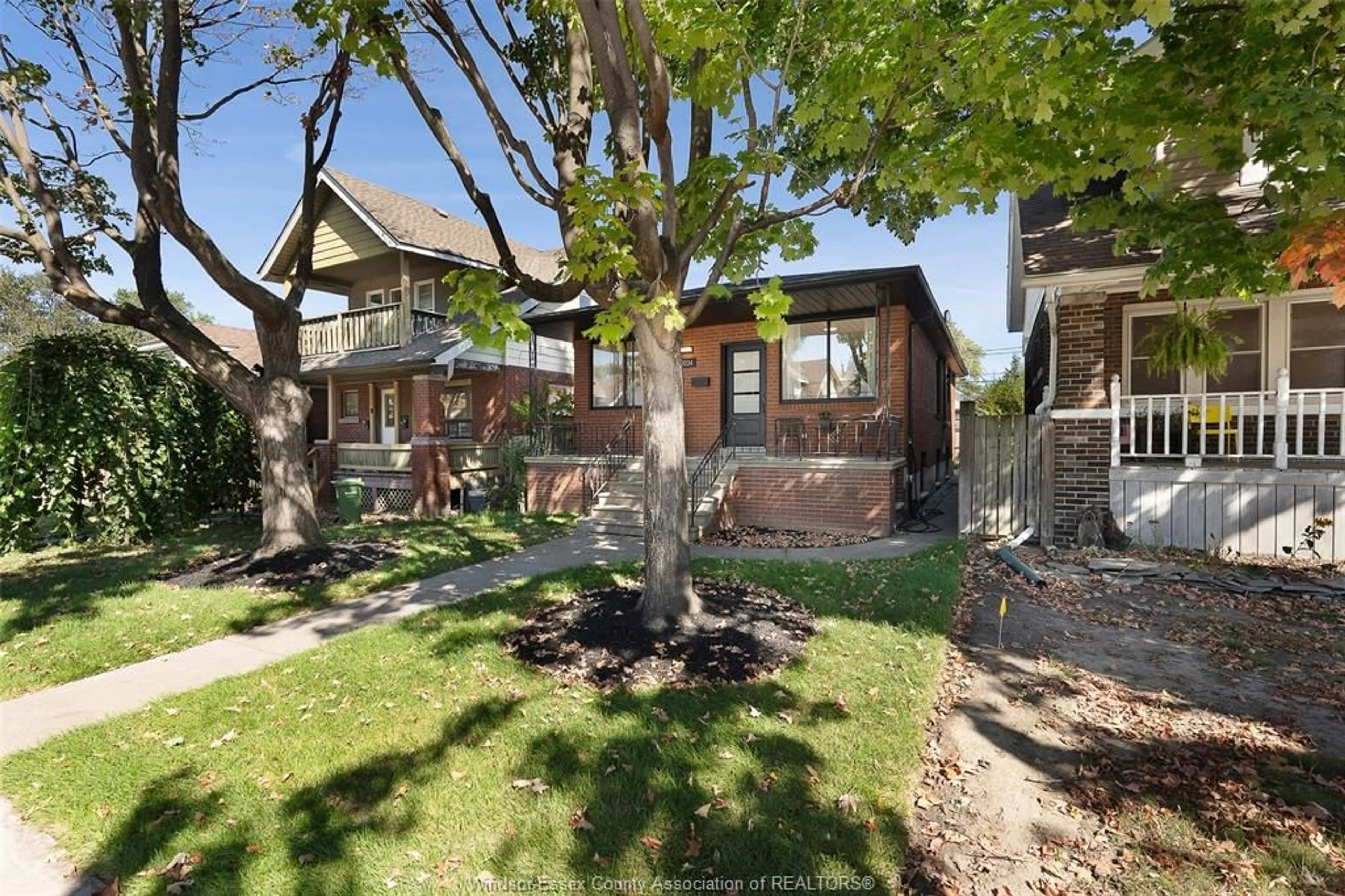 Home with brick exterior material, street for 1024 ELM, Windsor Ontario N9A 5H7