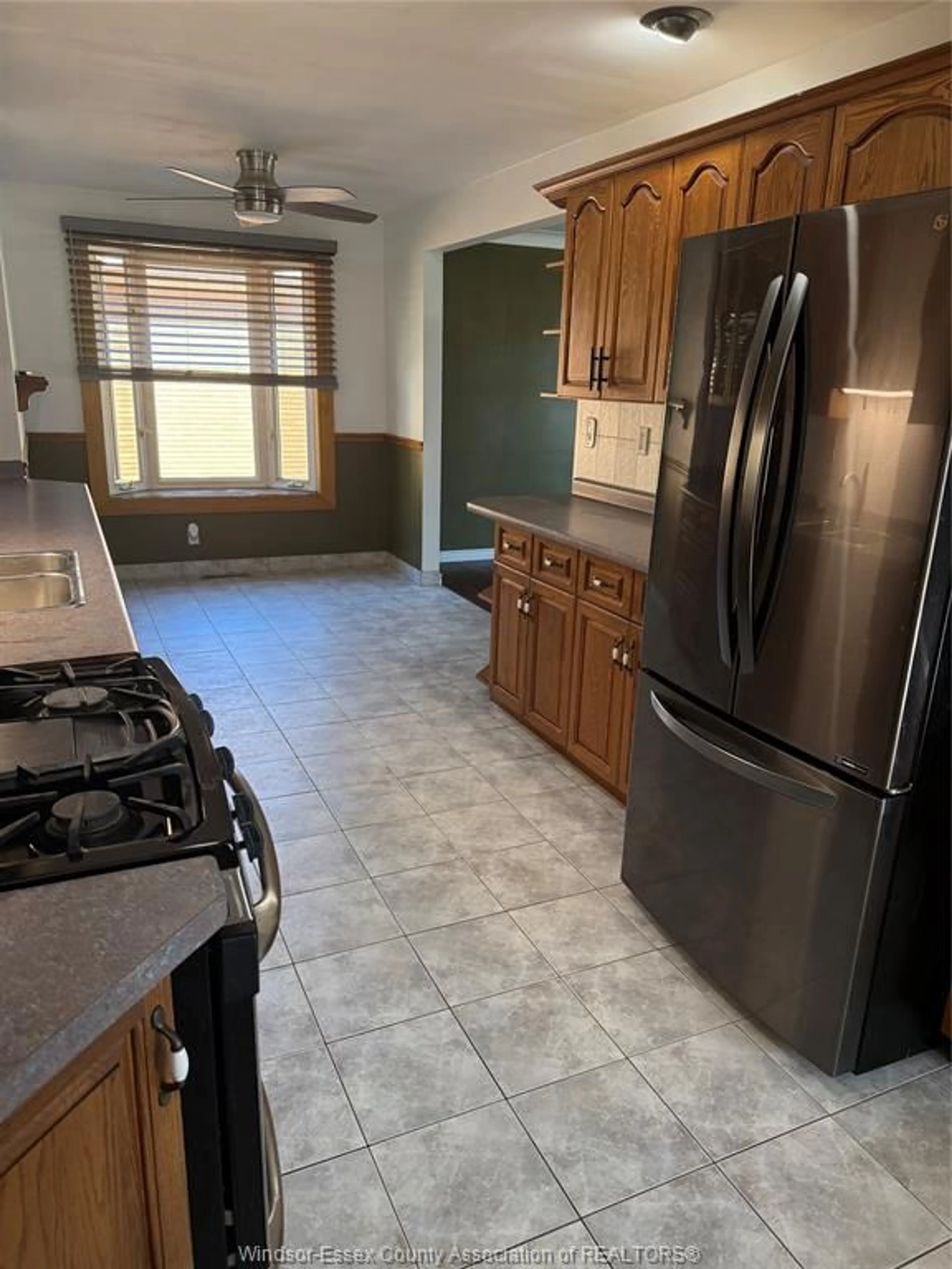 Standard kitchen, ceramic/tile floor for 1177 EASTLAWN Ave, Windsor Ontario N8S 3J1