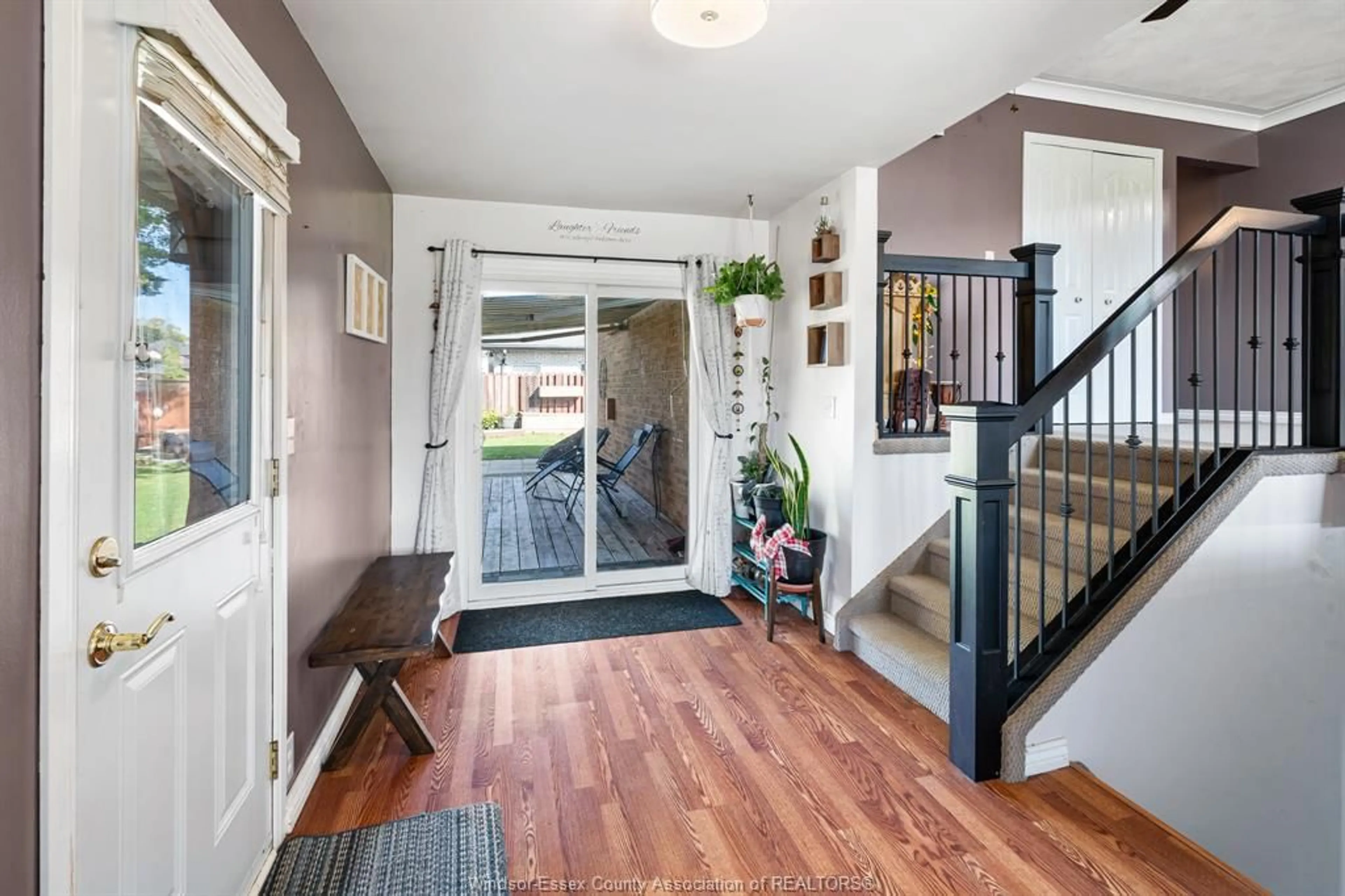 Indoor entryway for 1 Lucy Cres, Leamington Ontario N8H 4S4