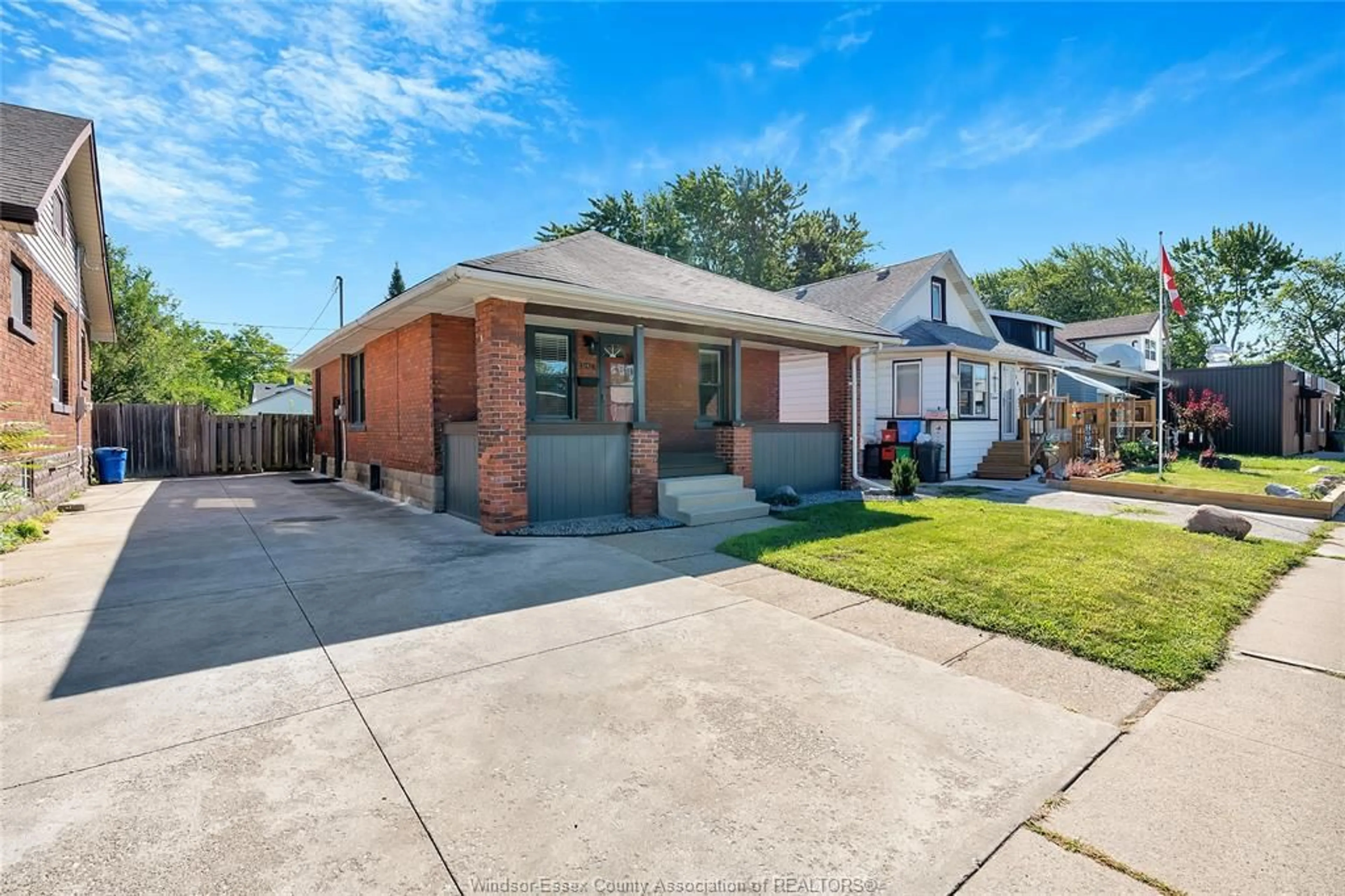 Home with brick exterior material, street for 1074 FELIX, Windsor Ontario N9C 3L5