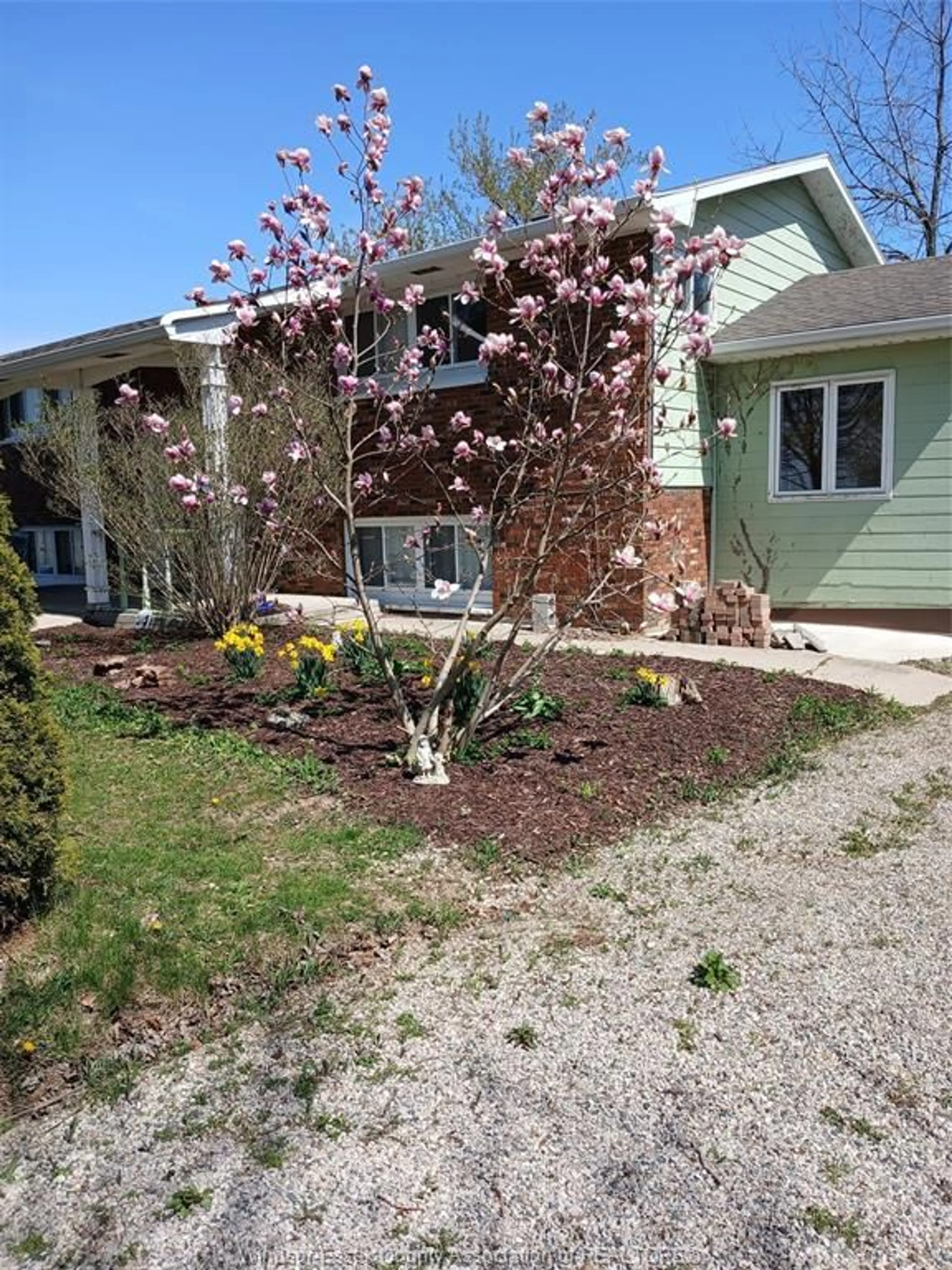 Home with vinyl exterior material, street for 8 STORY St, Blenheim Ontario N0P 1A0