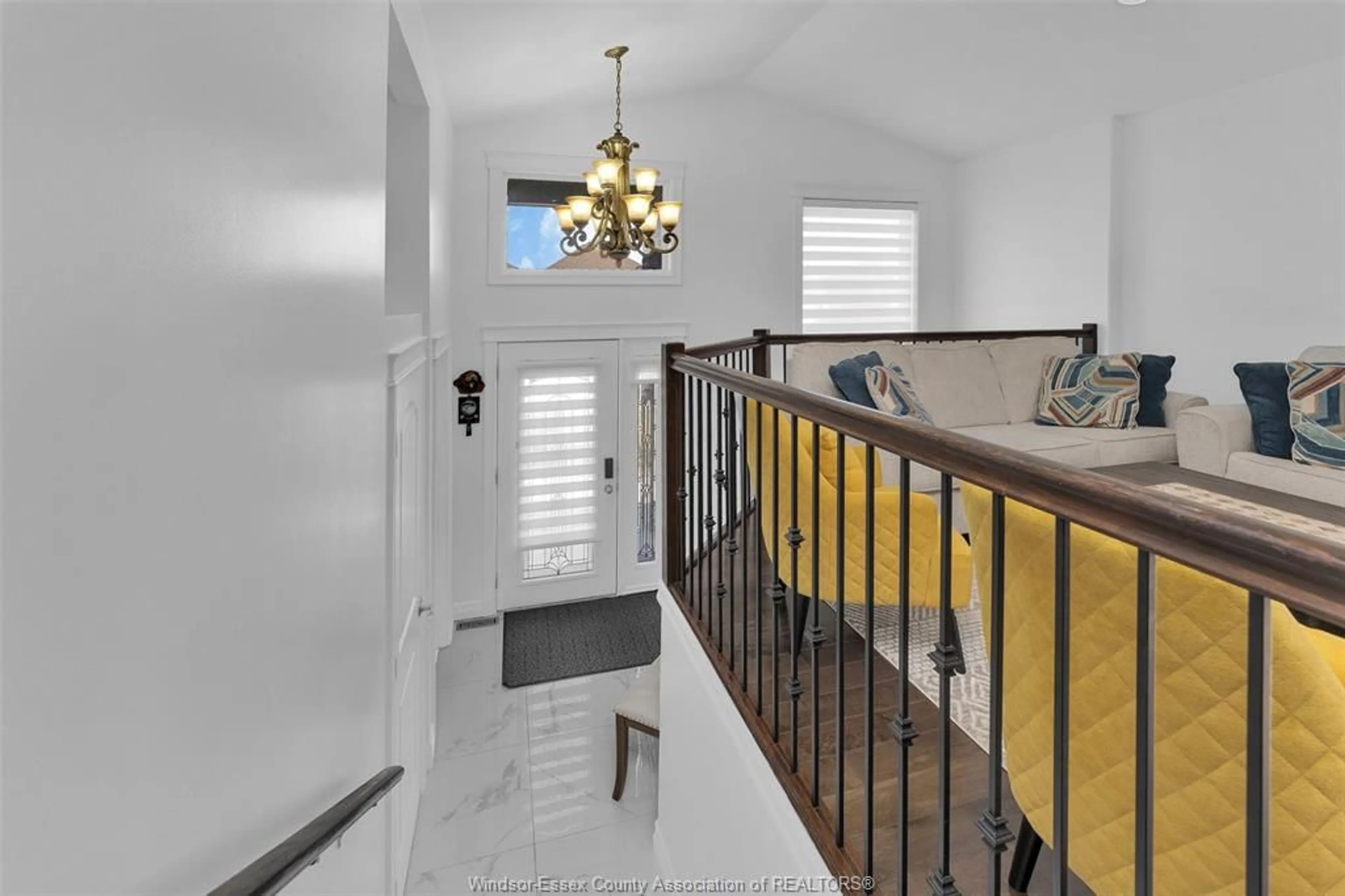 Stairs for 3921 ZANZIBAR Cres, Windsor Ontario N9G 0A5