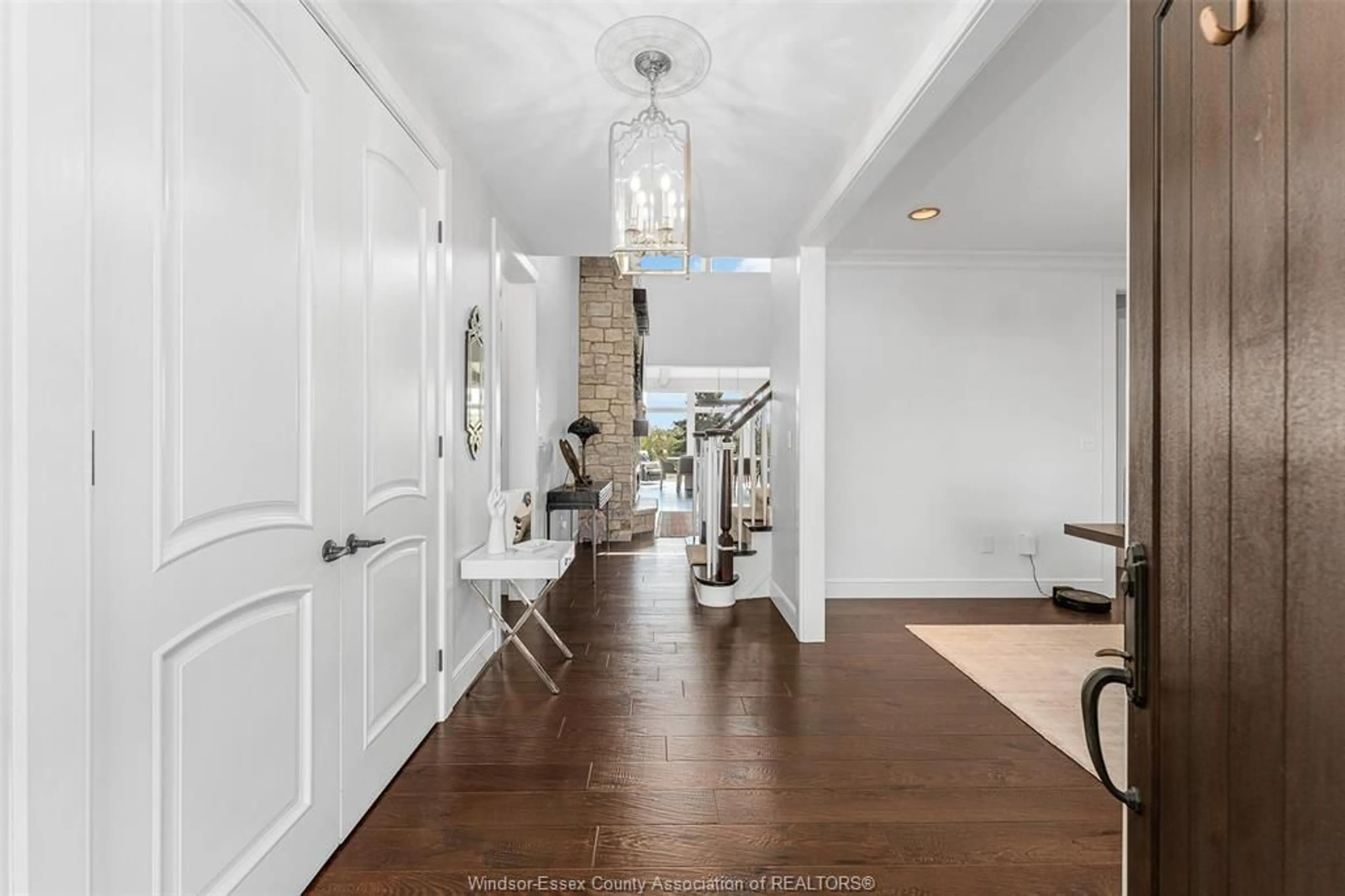 Indoor entryway for 4076 ST. FRANCIS, LaSalle Ontario N9H 1W7