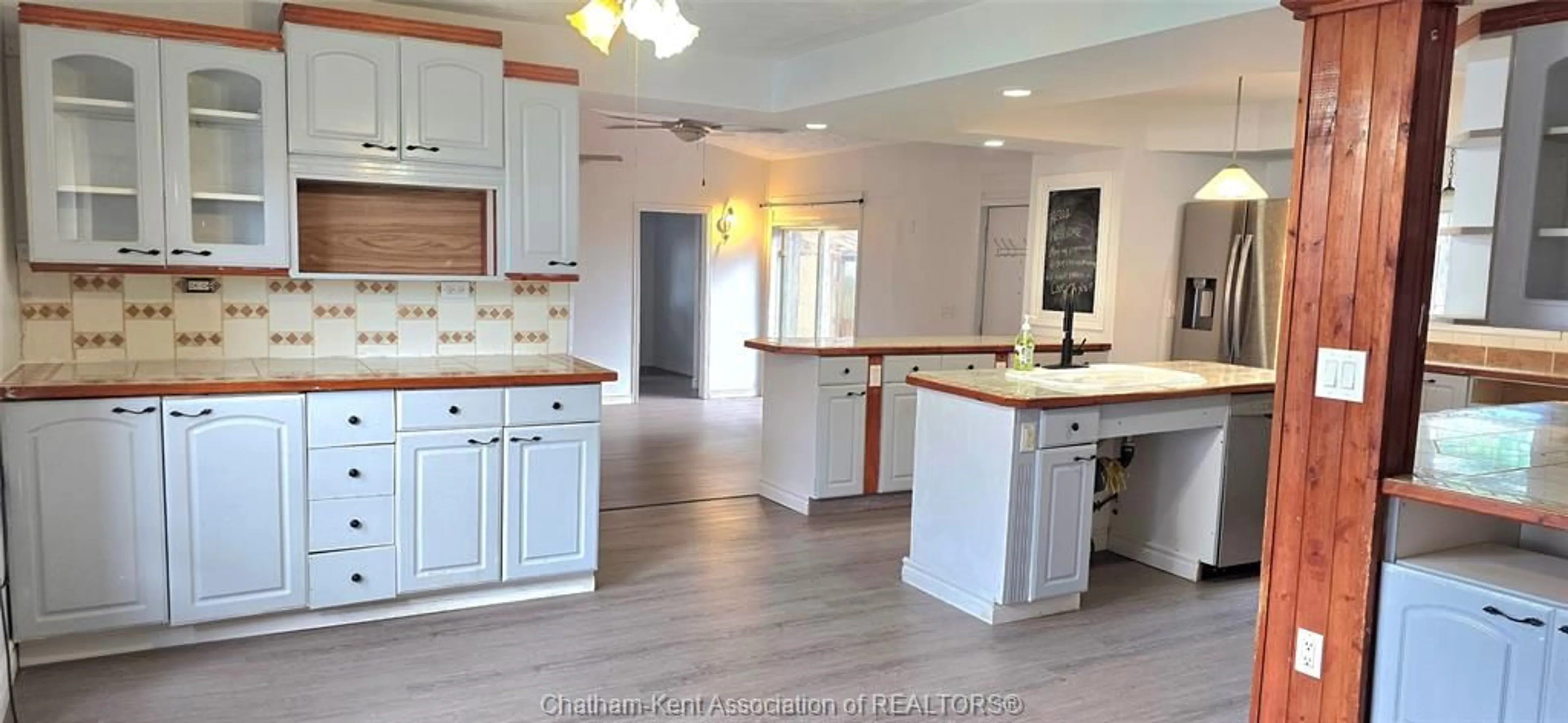 Open concept kitchen, unknown for 17 Taylor Ave, Chatham Ontario N7L 2T4