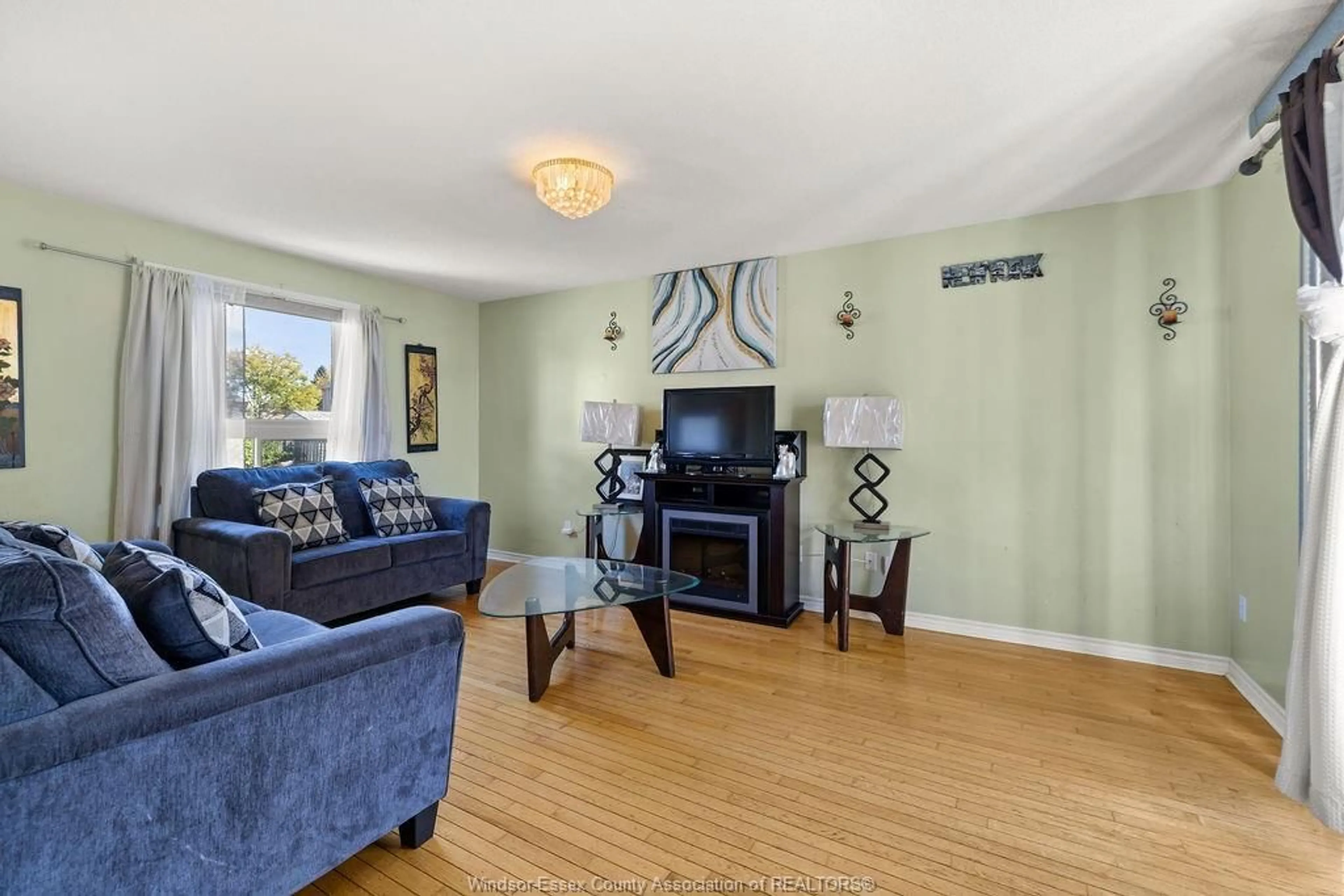 Living room with furniture, unknown for 268 GERALDINE, Windsor Ontario N9E 4M8