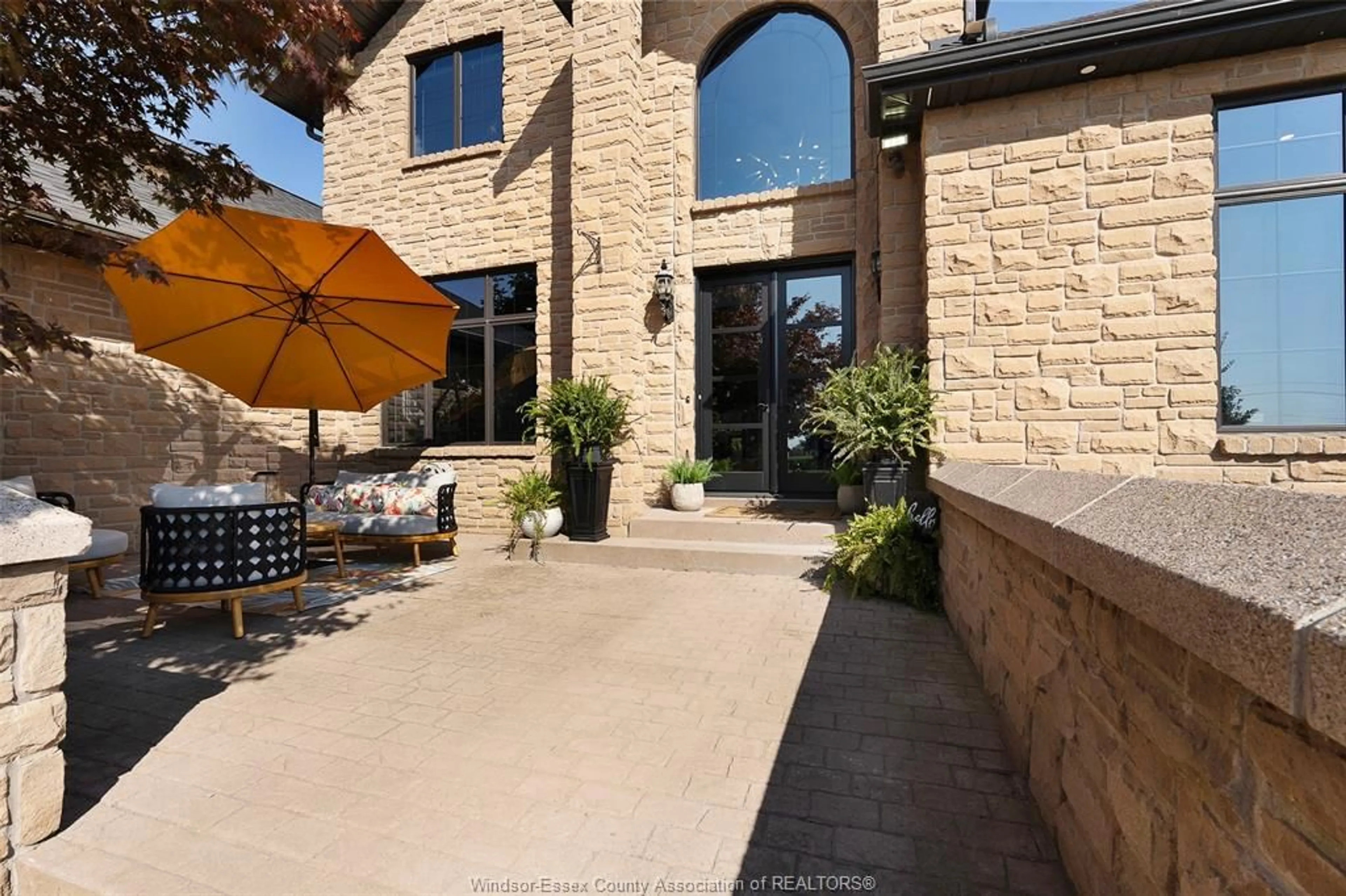 Patio, street for 1490 KRATZ Sideroad, Kingsville Ontario N9Y 3K3