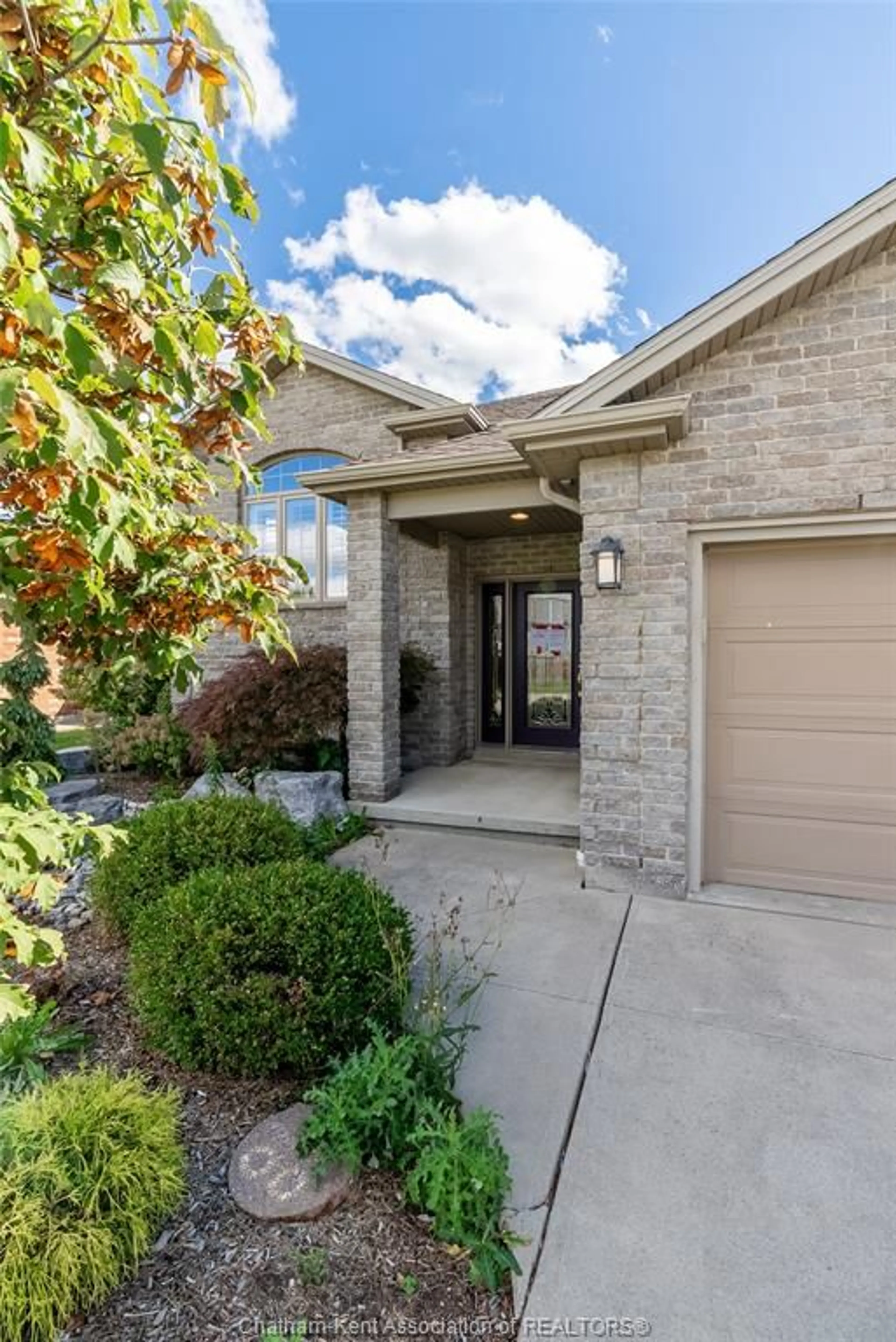 Home with brick exterior material, street for 118 Molengraaf Way, Chatham Ontario N7M 0A2