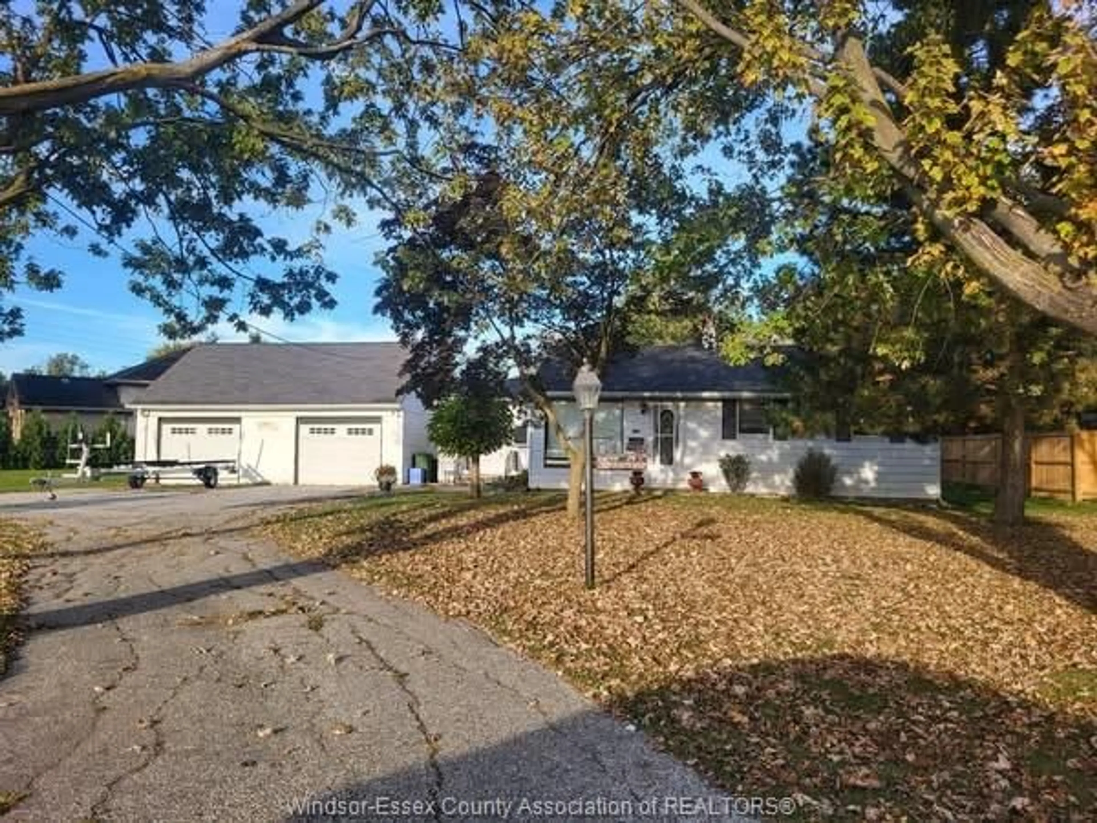 A pic from outside/outdoor area/front of a property/back of a property/a pic from drone, street for 179 GOSFIELD TOWNLINE EAST, Essex Ontario N8M 2R7
