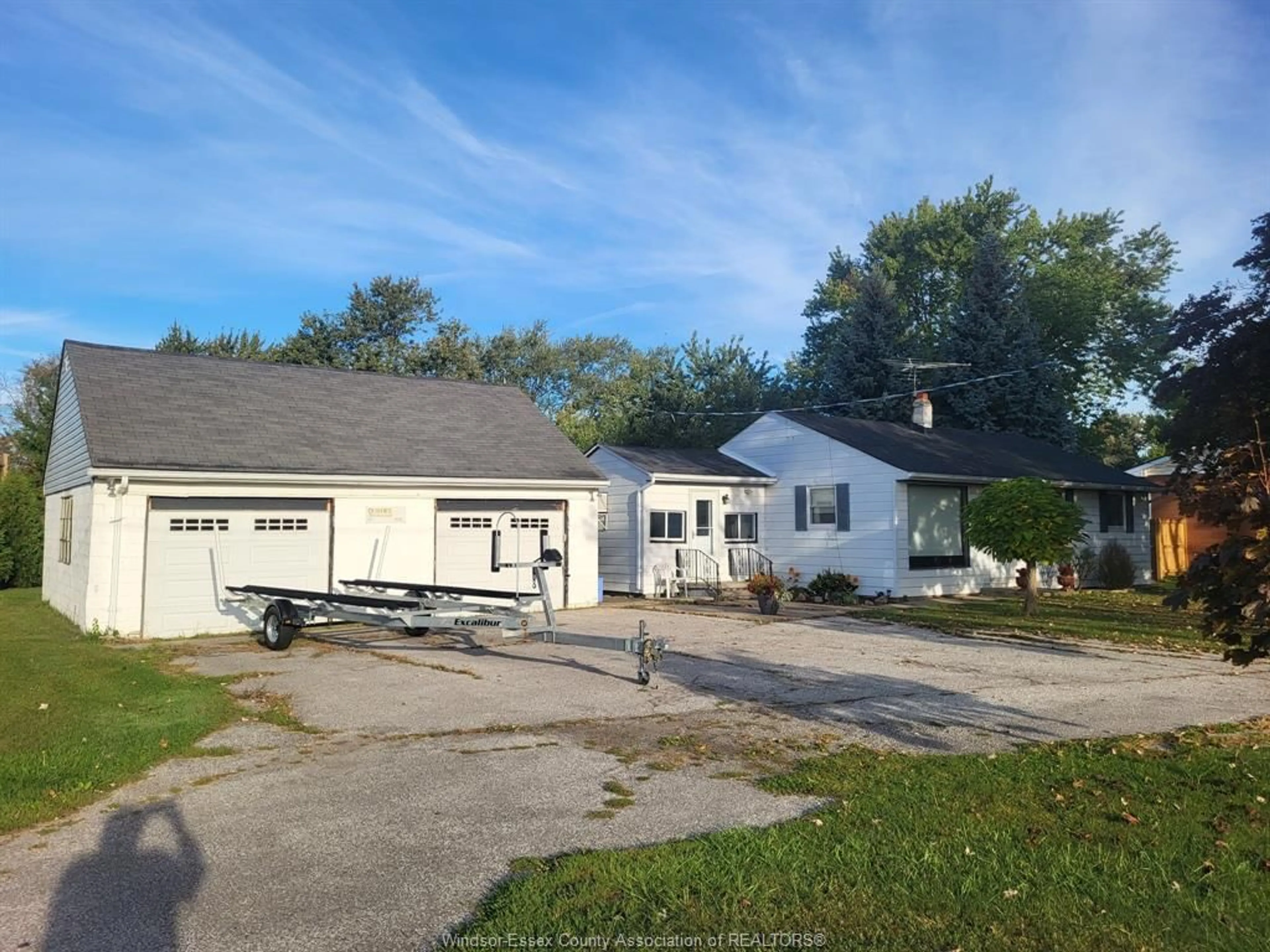A pic from outside/outdoor area/front of a property/back of a property/a pic from drone, unknown for 179 GOSFIELD TOWNLINE EAST, Essex Ontario N8M 2R7