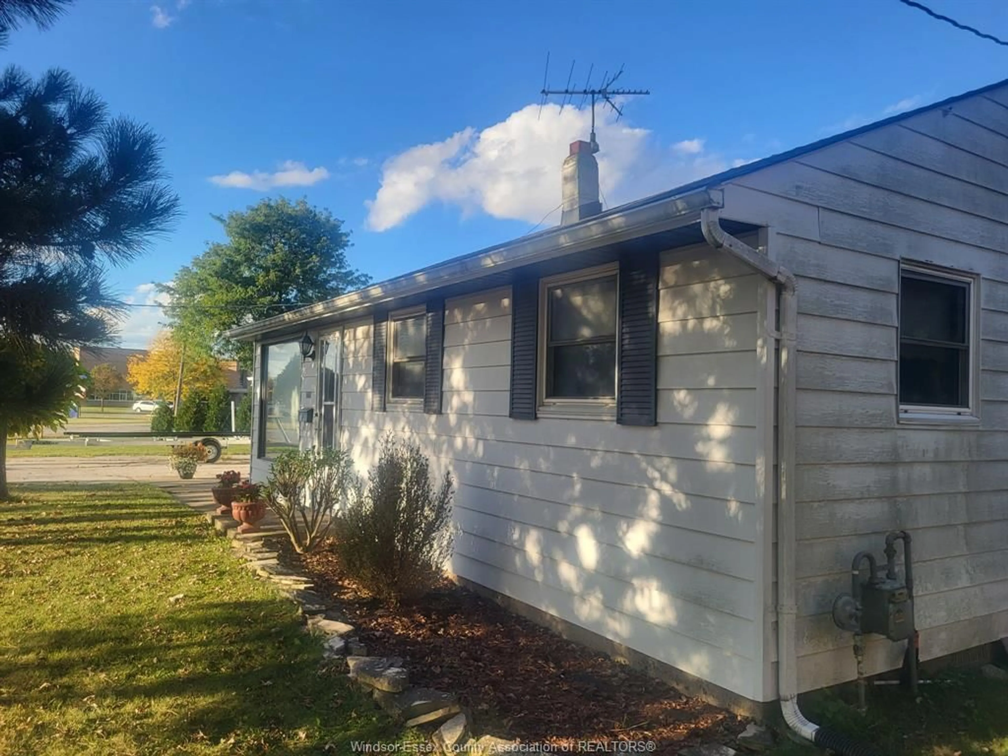 Home with vinyl exterior material, street for 179 GOSFIELD TOWNLINE EAST, Essex Ontario N8M 2R7