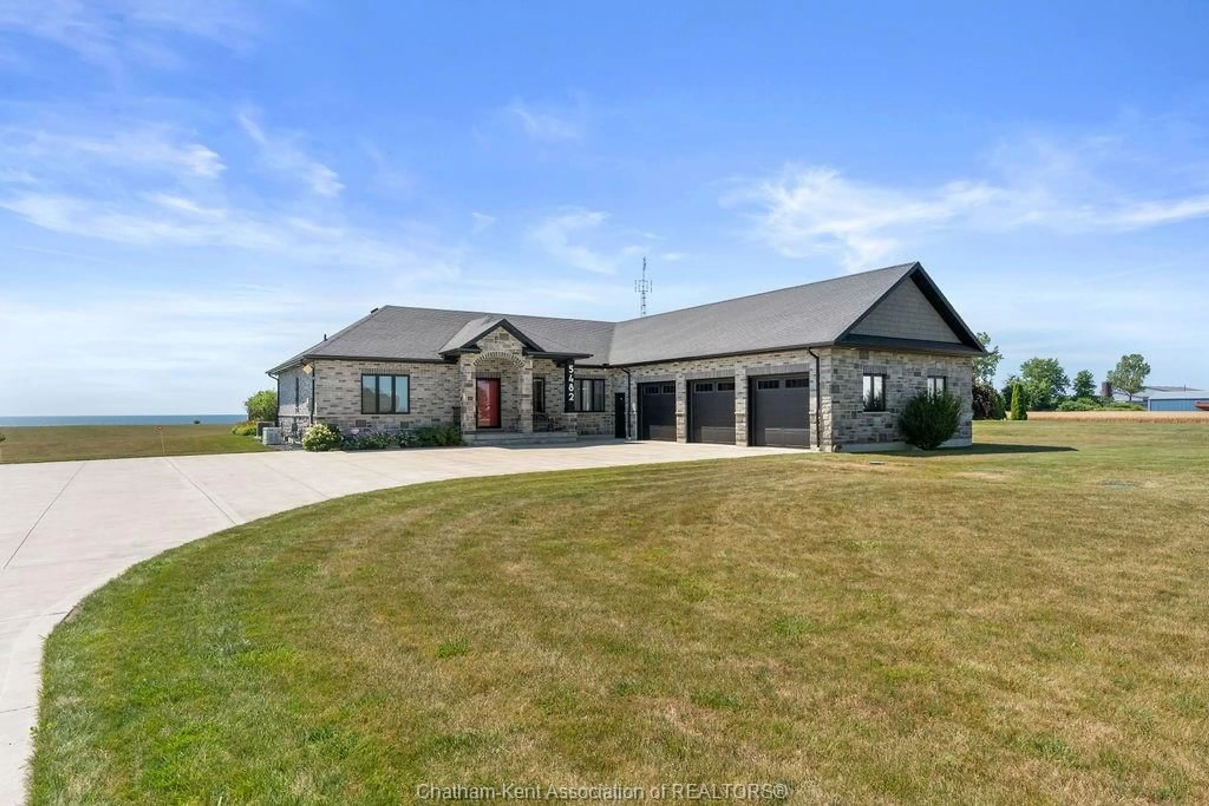 A pic from outside/outdoor area/front of a property/back of a property/a pic from drone, unknown for 5482 Talbot Trail, Merlin Ontario N0P 1W0