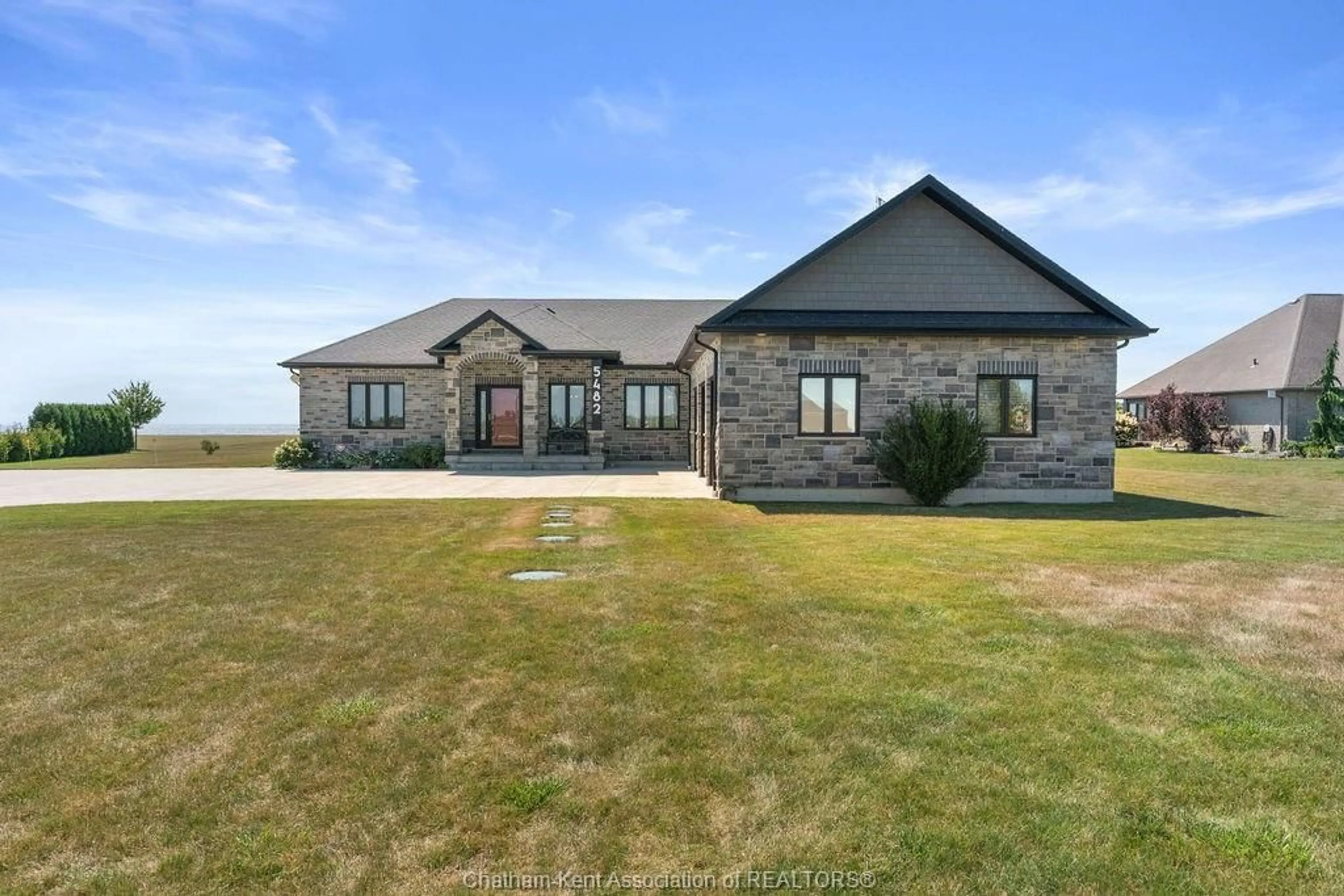 A pic from outside/outdoor area/front of a property/back of a property/a pic from drone, unknown for 5482 Talbot Trail, Merlin Ontario N0P 1W0