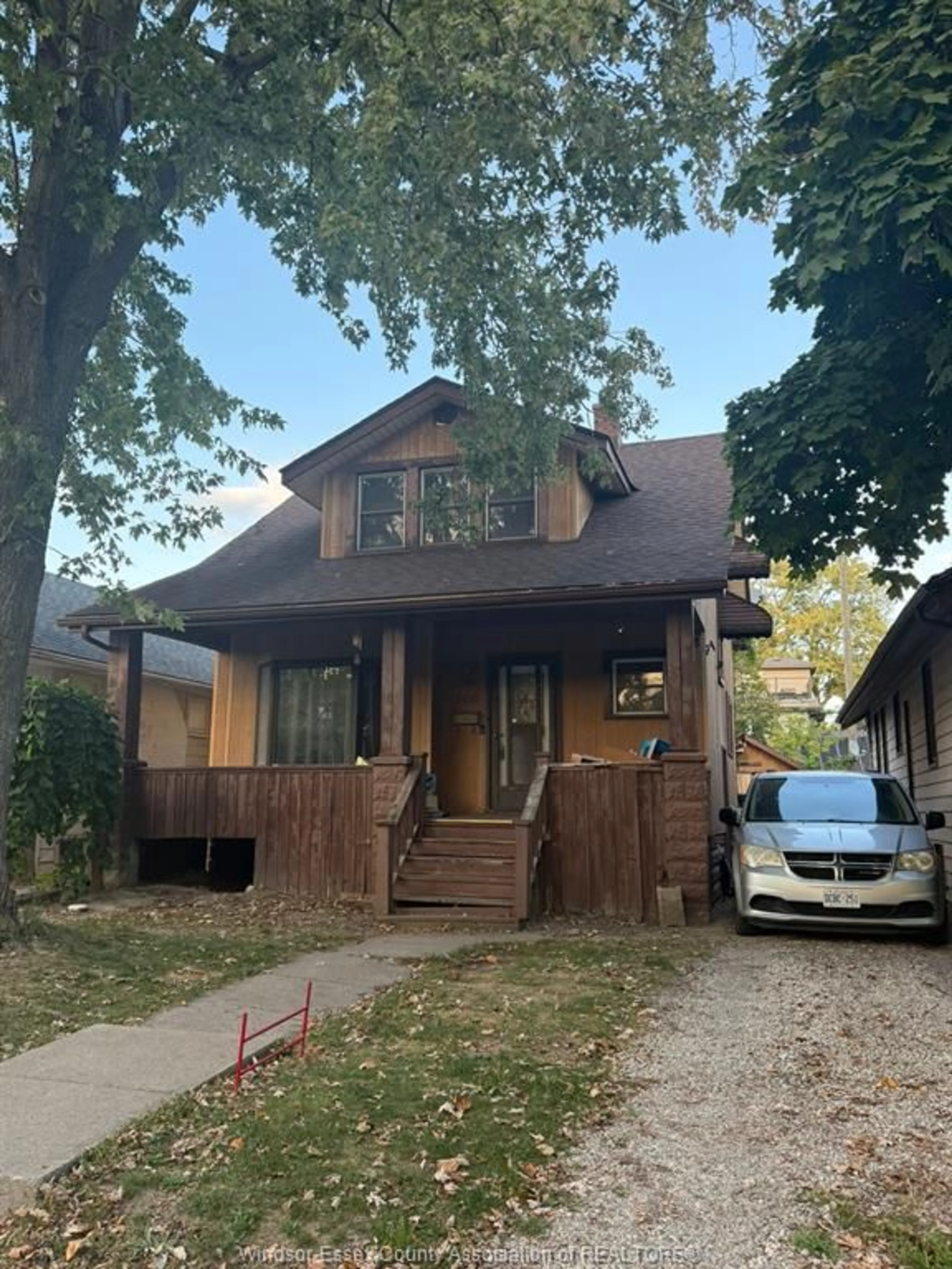 Home with vinyl exterior material, street for 1430 DOUGALL, Windsor Ontario N8X 1R8