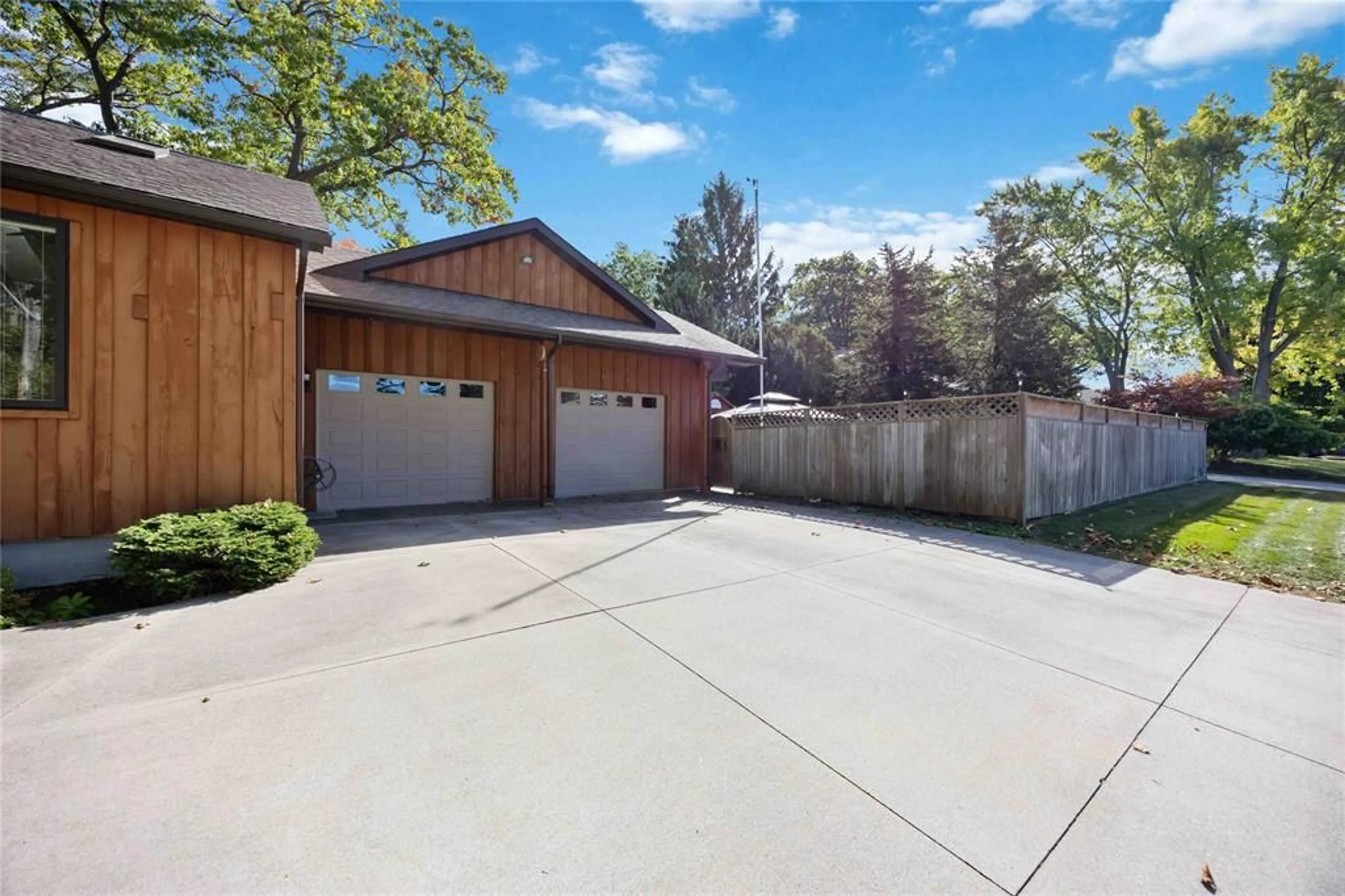 Indoor garage for 1311 Lakeshore Rd, Sarnia Ontario N7S 2L9