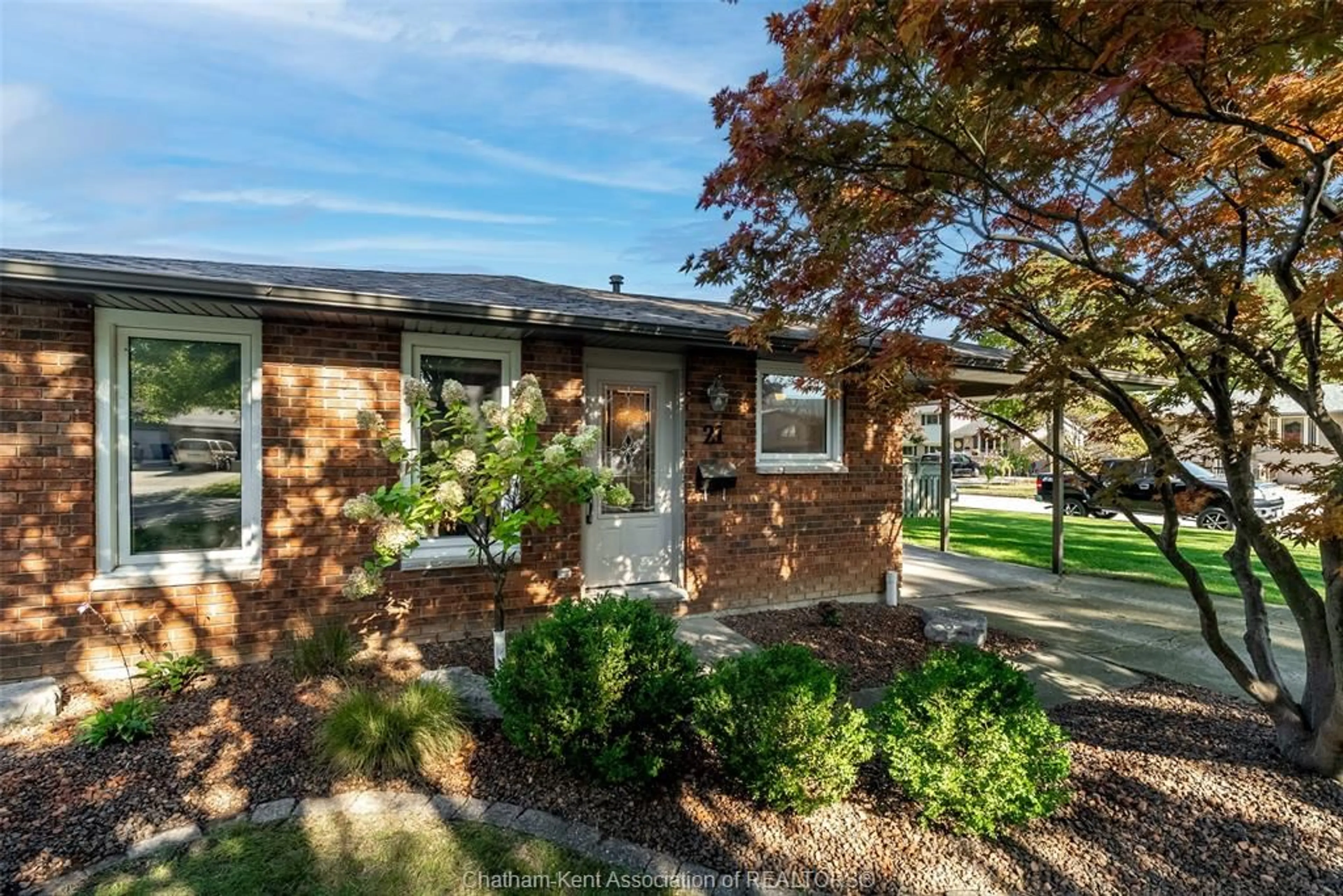 Home with brick exterior material, street for 21 Thornhill Cres, Chatham Ontario N7L 4M2
