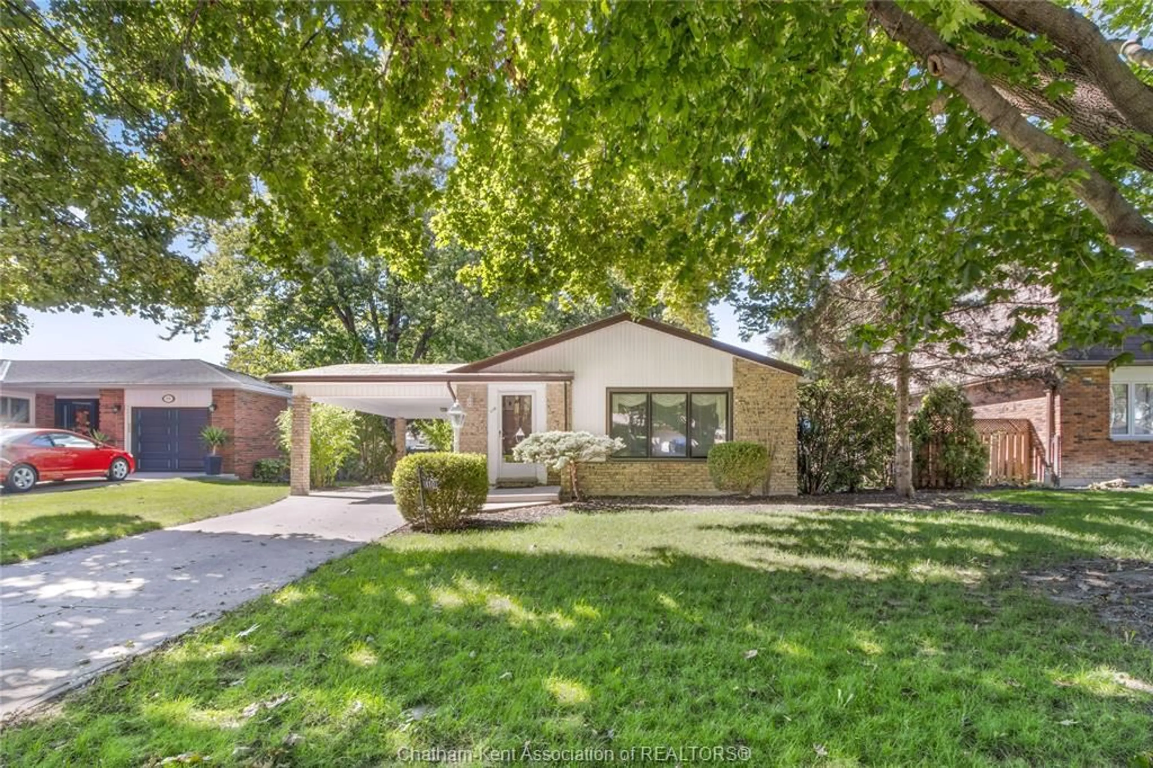 Home with brick exterior material, street for 110 CRYSTAL Dr, Chatham Ontario N7M 3C9