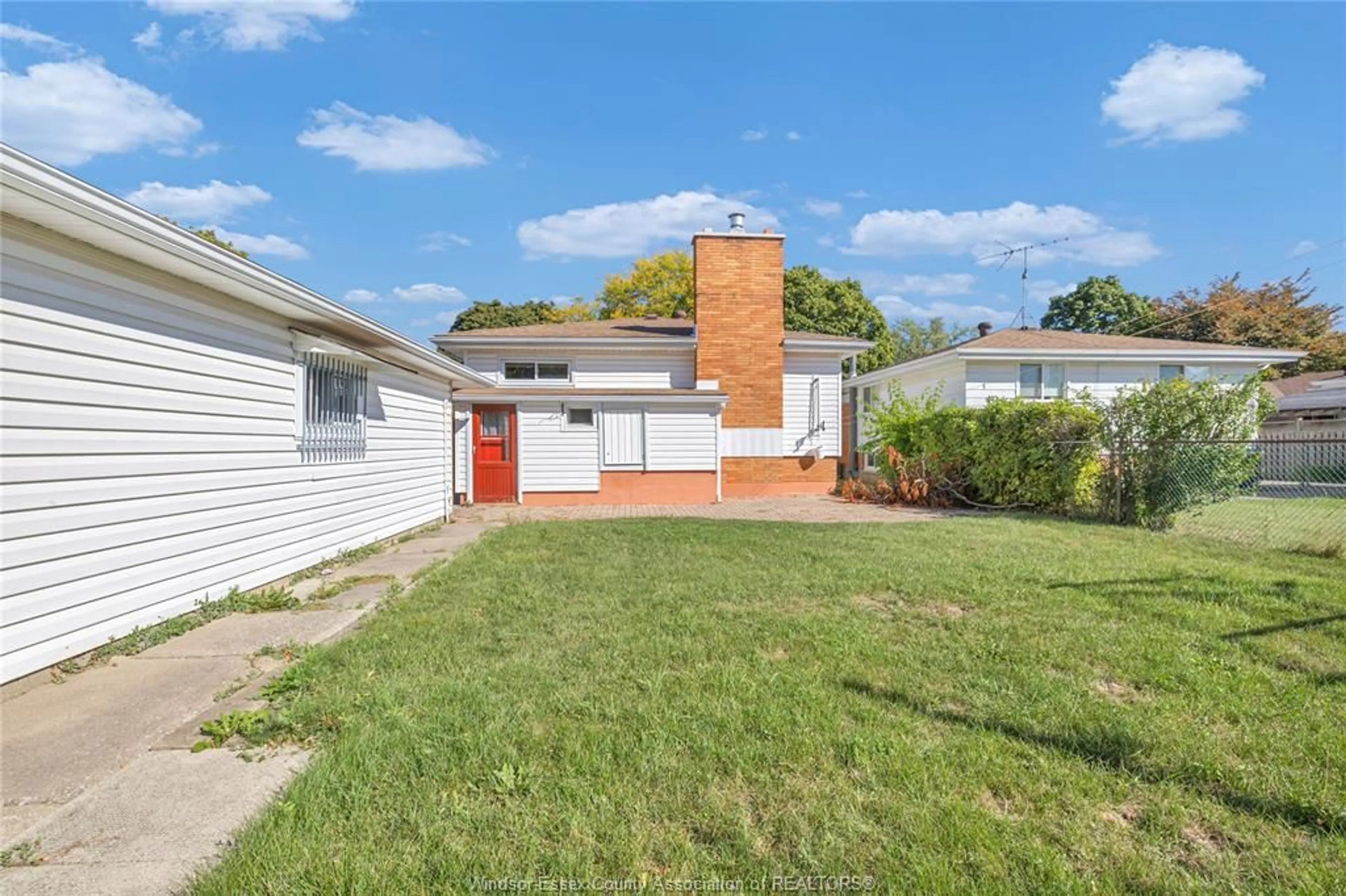 Unknown for 10415 PULBROOK, Windsor Ontario N8R 1C2