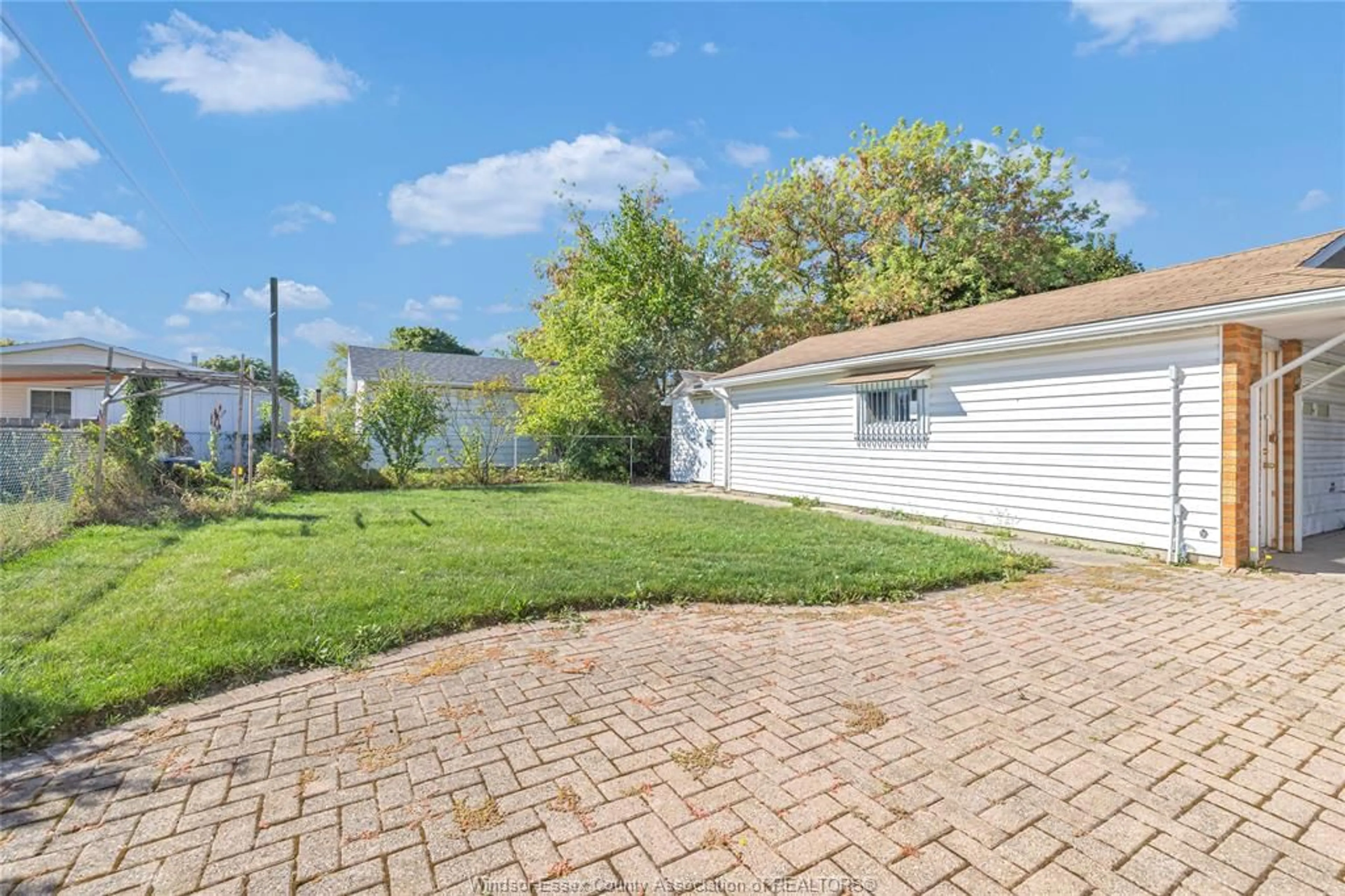 Unknown for 10415 PULBROOK, Windsor Ontario N8R 1C2