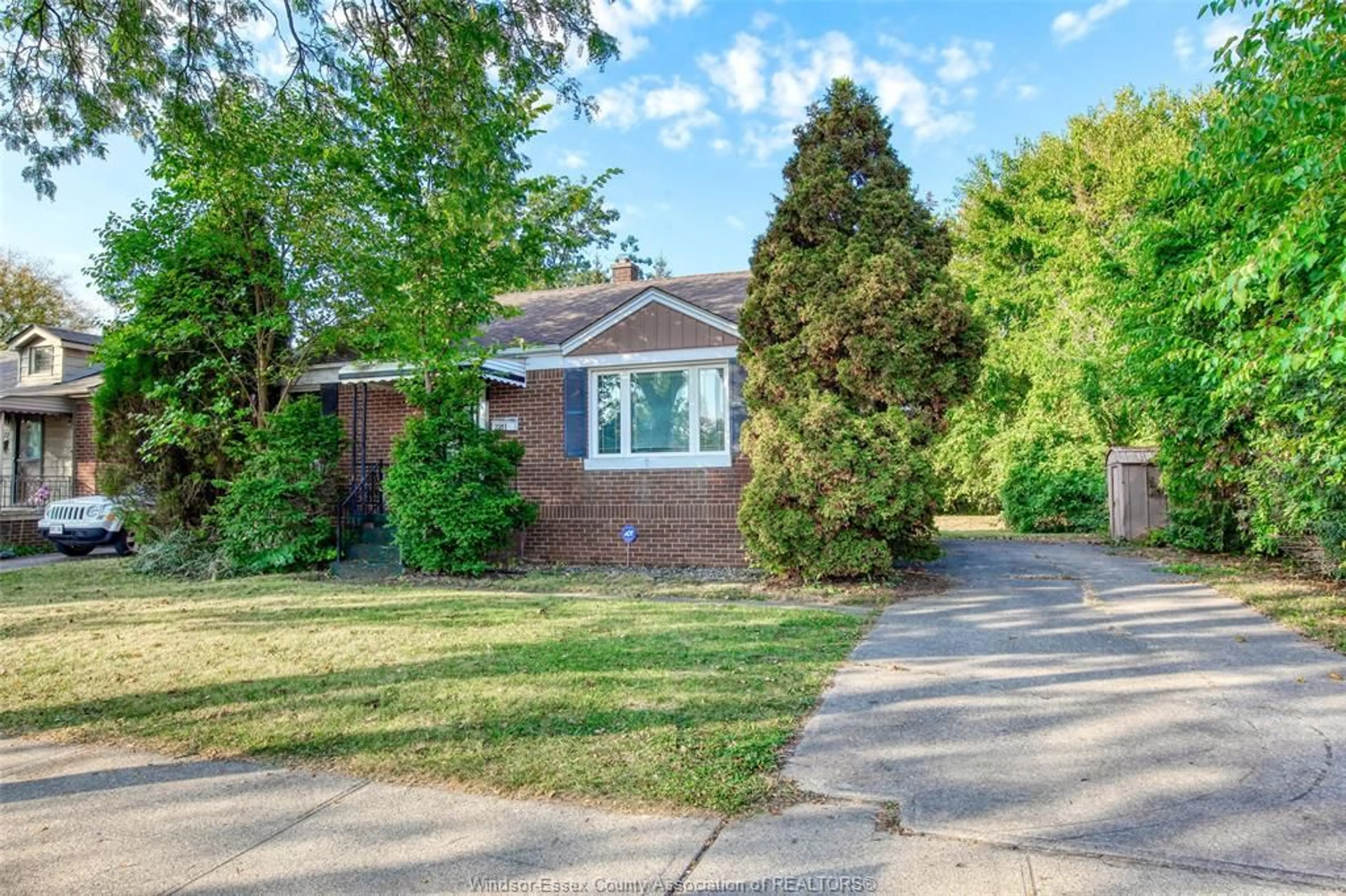 Home with brick exterior material, street for 2911 DOMINION, Windsor Ontario N9E 2N1