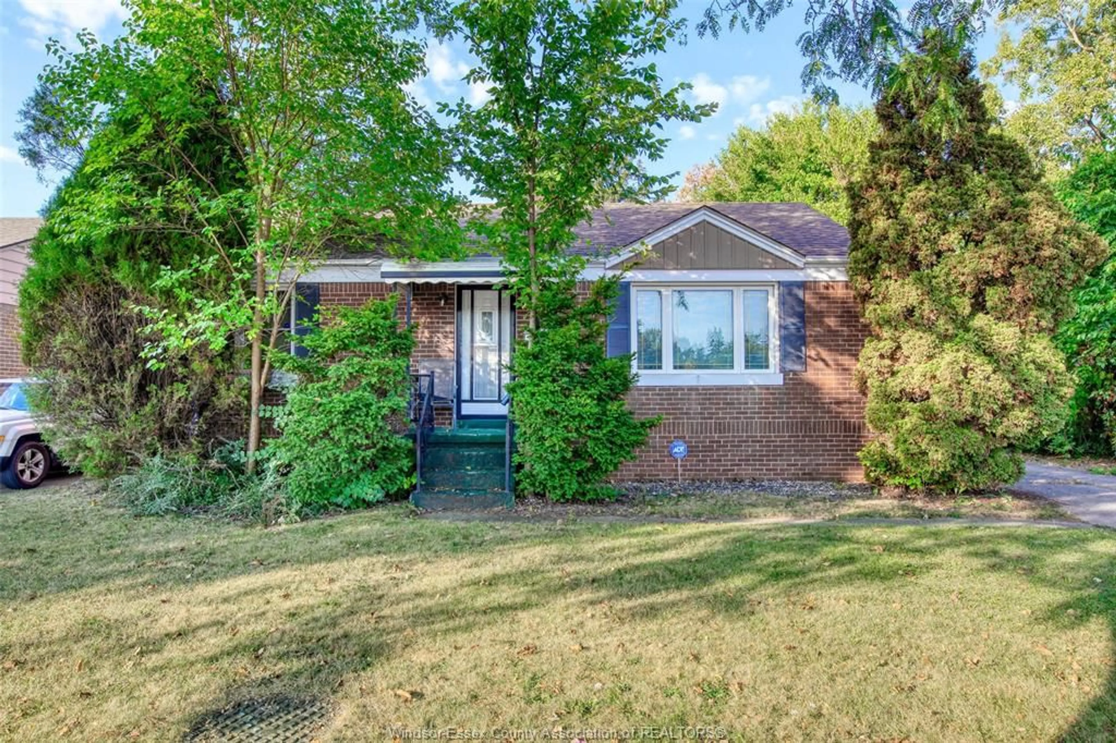 Home with brick exterior material, street for 2911 DOMINION, Windsor Ontario N9E 2N1