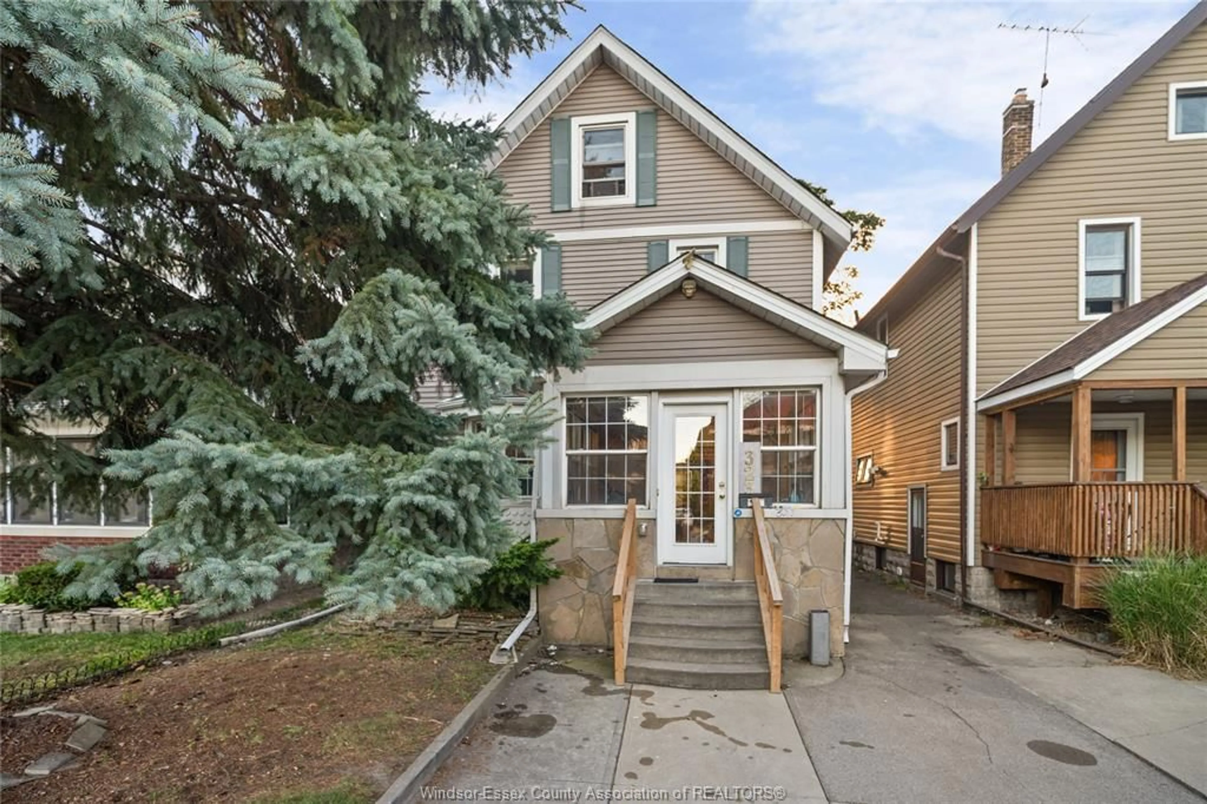 Home with brick exterior material, street for 323 RANDOLPH, Windsor Ontario N9B 2T4