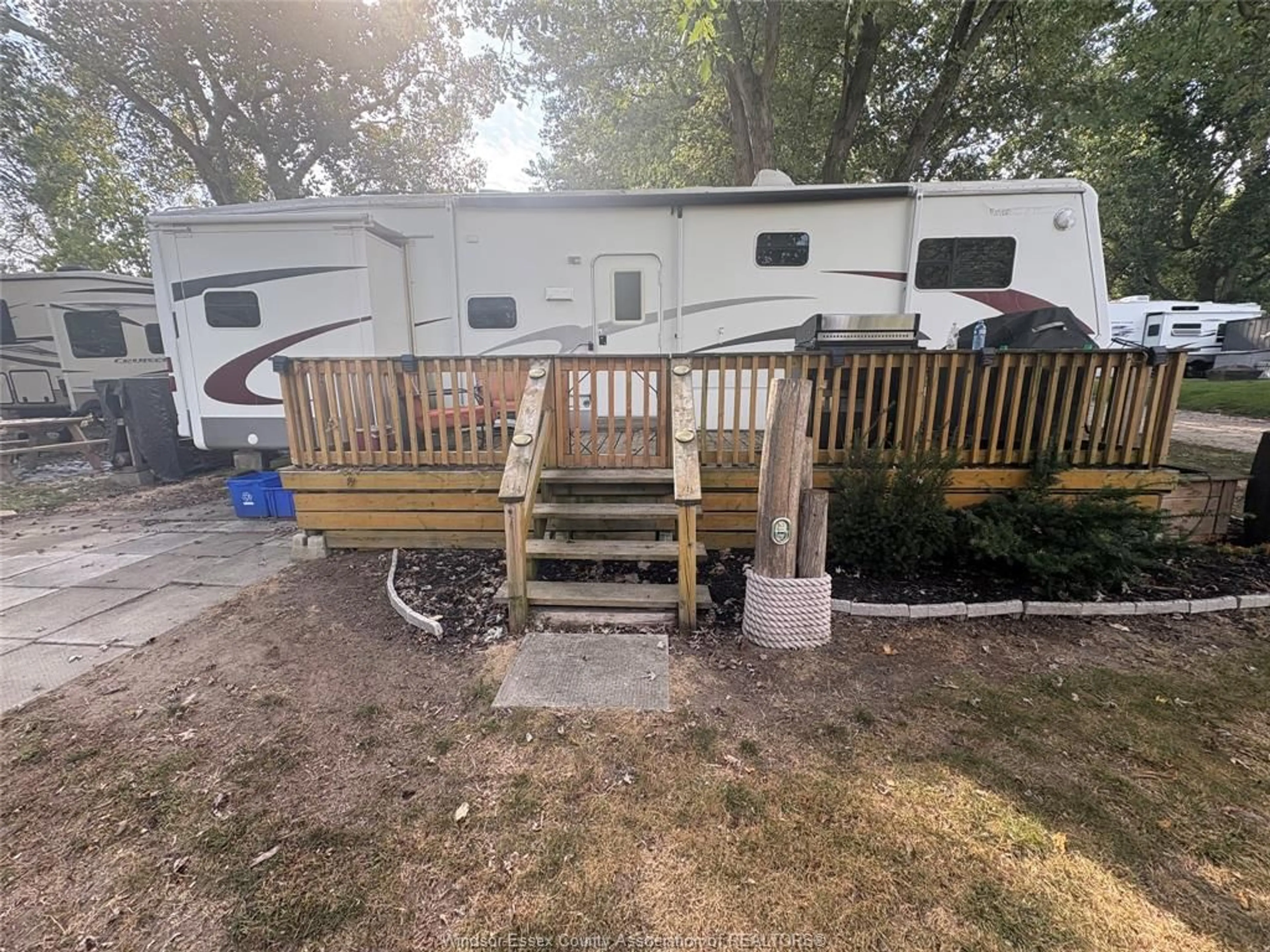 Patio, unknown for 33 CHESTNUT St, Leamington Ontario N0P 2G0