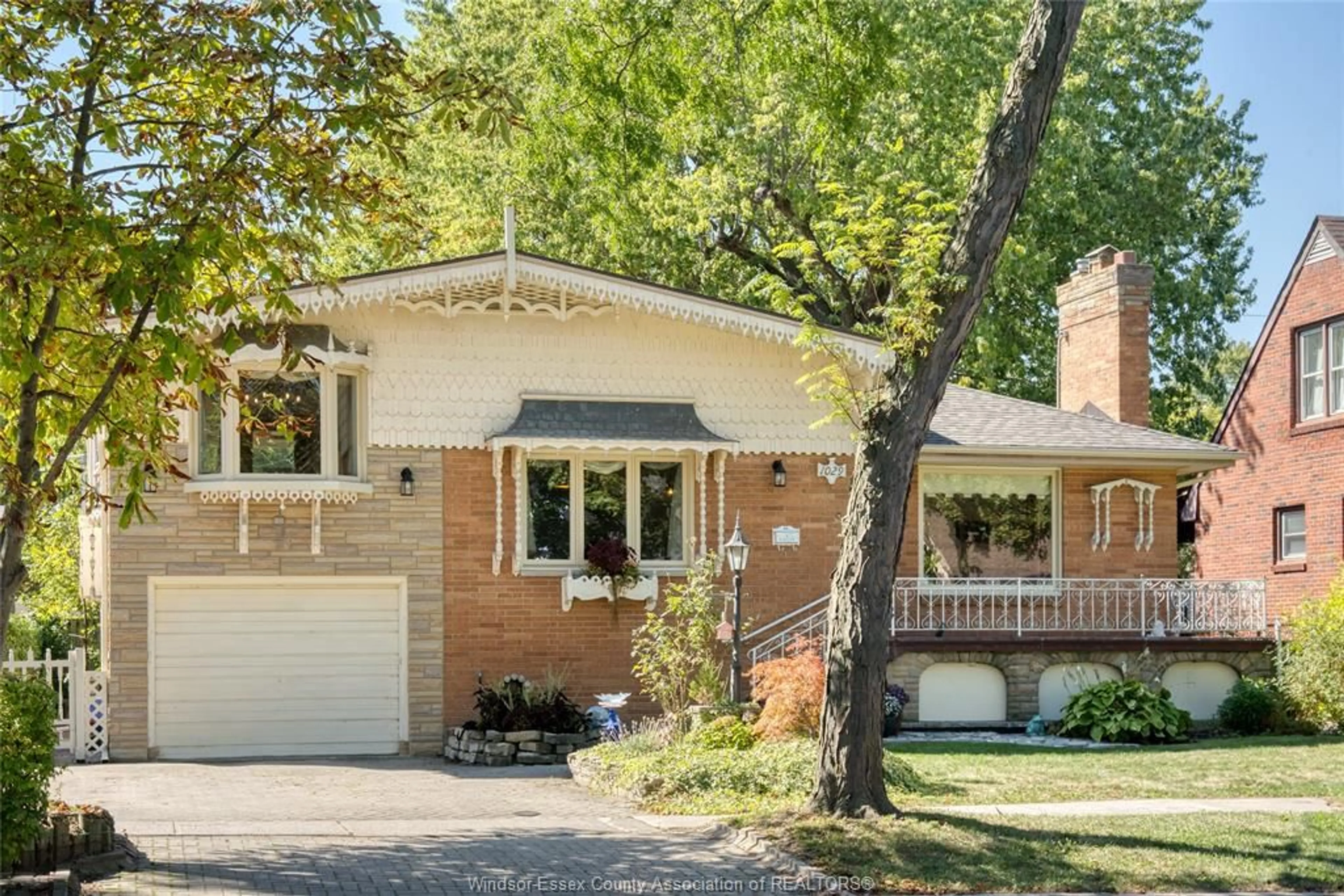 Home with brick exterior material, street for 1029 JANISSE, Windsor Ontario N8S 2V9