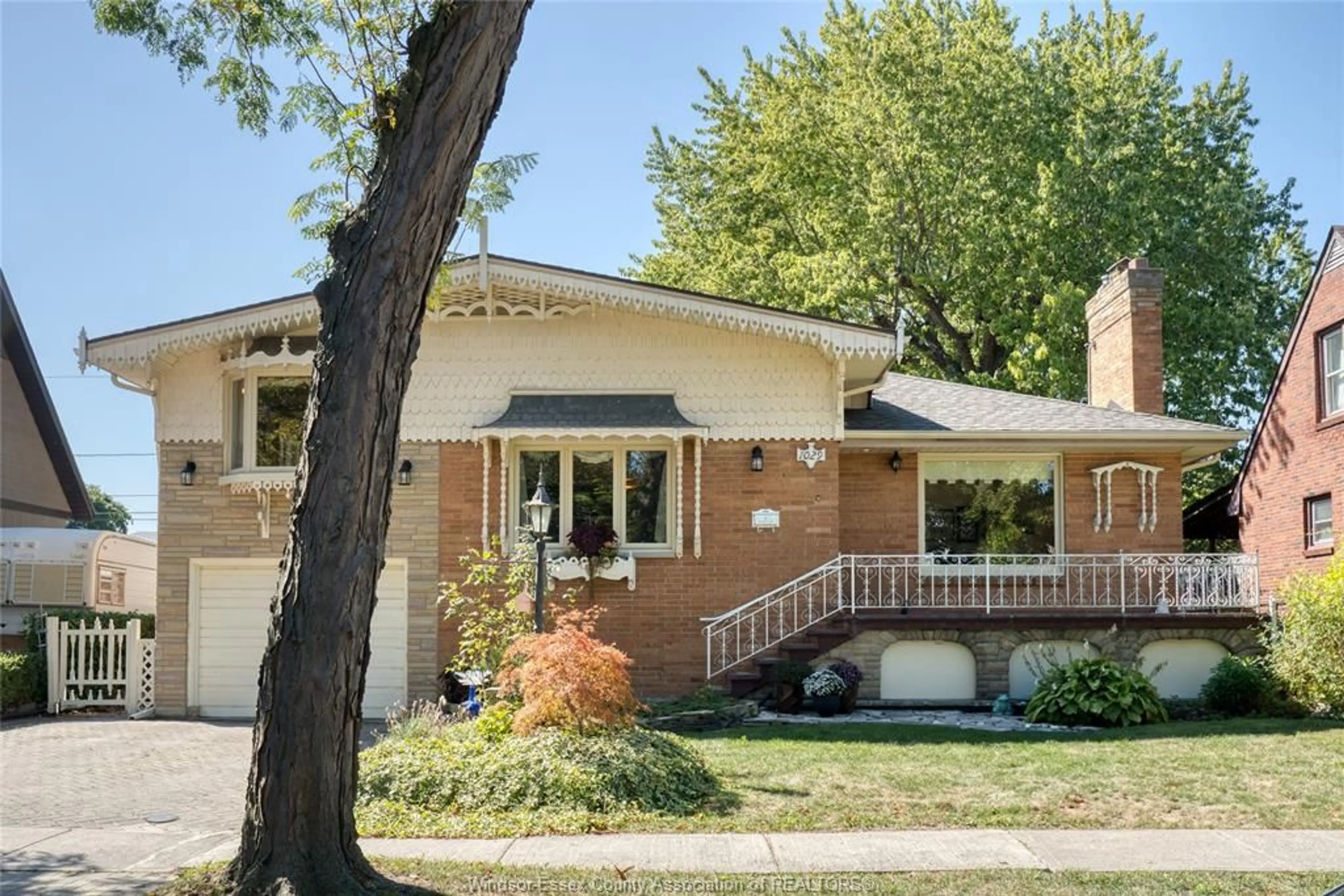 Home with brick exterior material, street for 1029 JANISSE, Windsor Ontario N8S 2V9