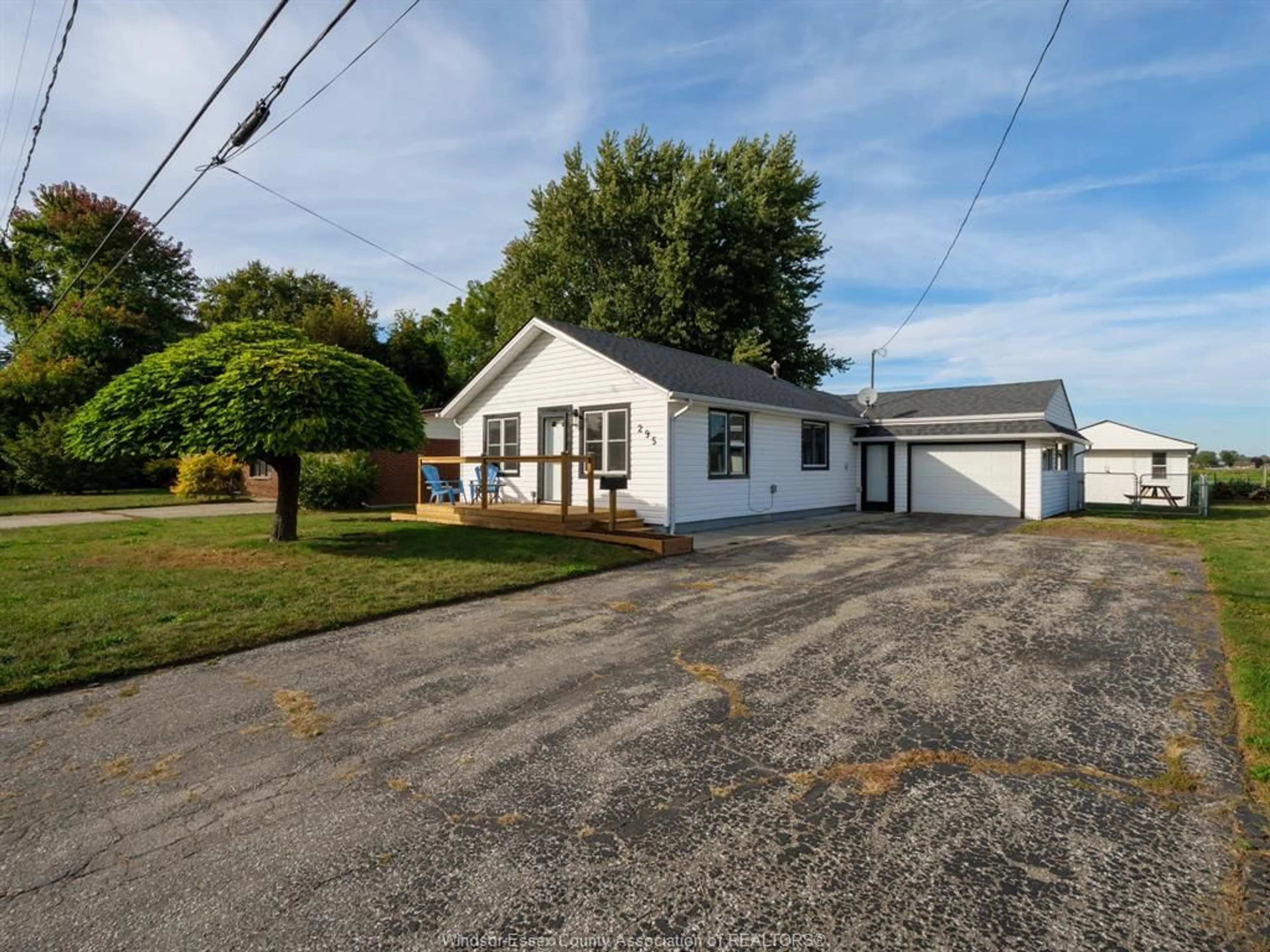 A pic from outside/outdoor area/front of a property/back of a property/a pic from drone, street for 295 VICTORY St, LaSalle Ontario N9J 1V5