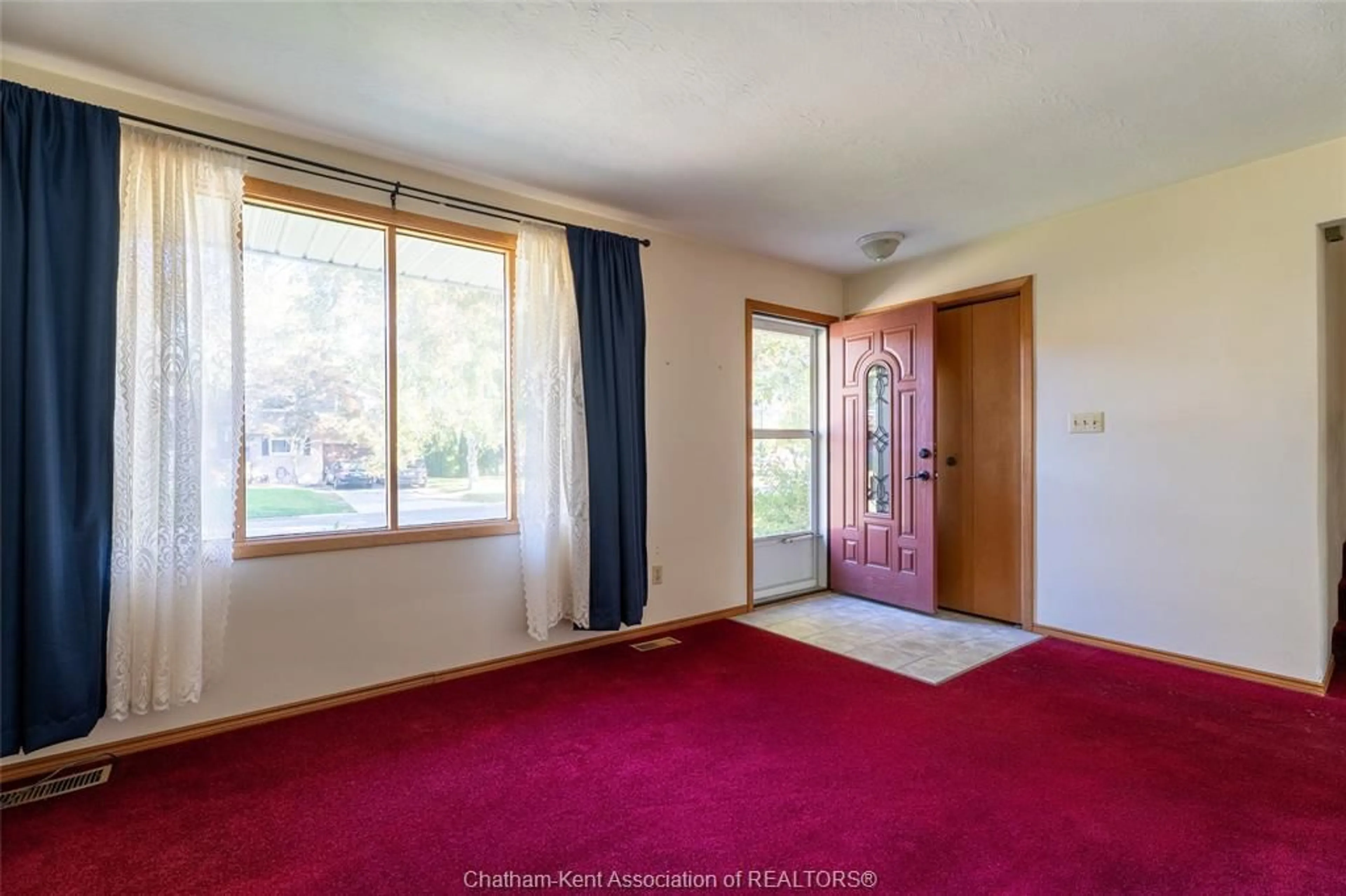 A pic of a room for 6 Cardinal Cres, Chatham Ontario N7L 3V3