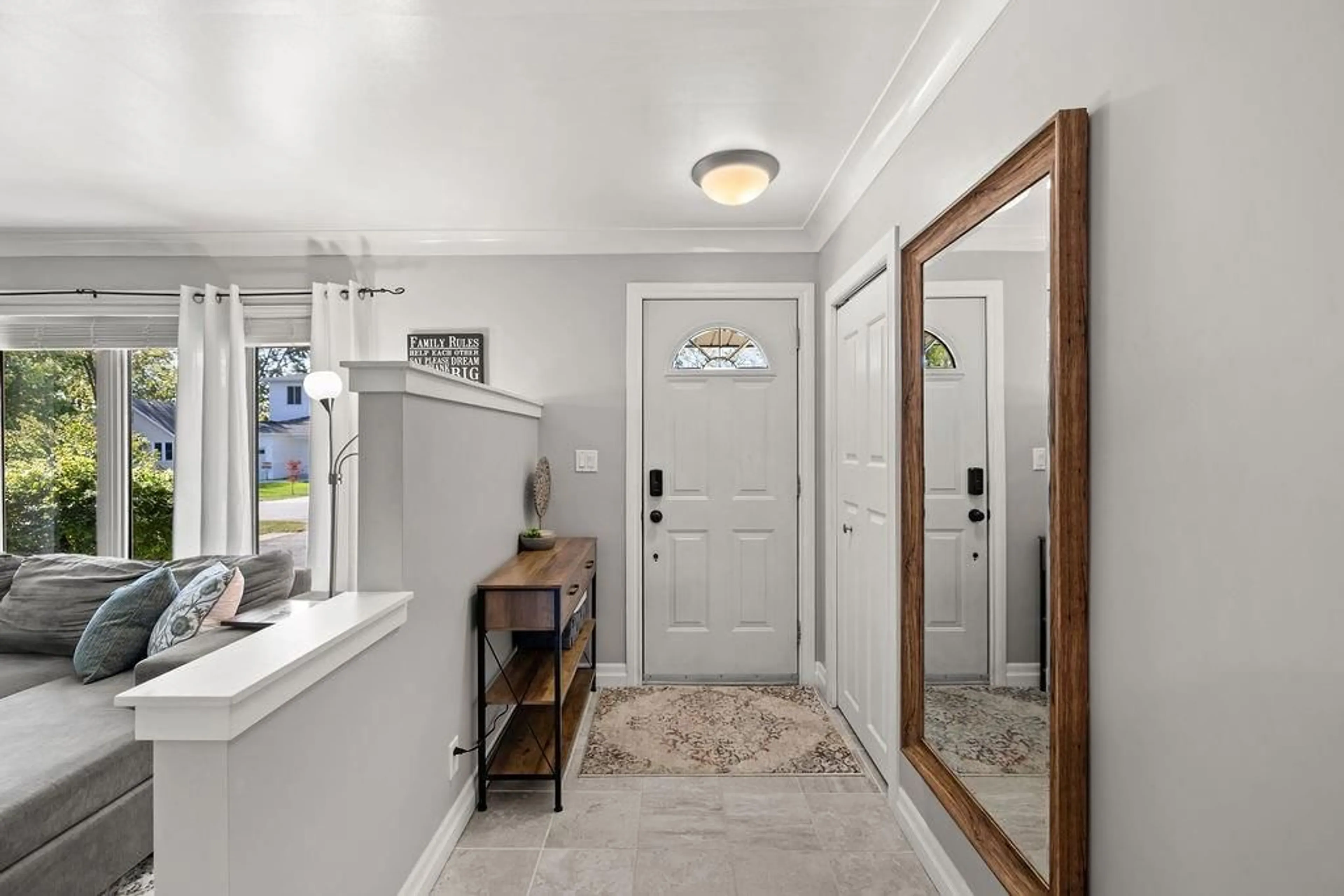 Indoor entryway for 3170 BLISS, Windsor Ontario N8W 3A9