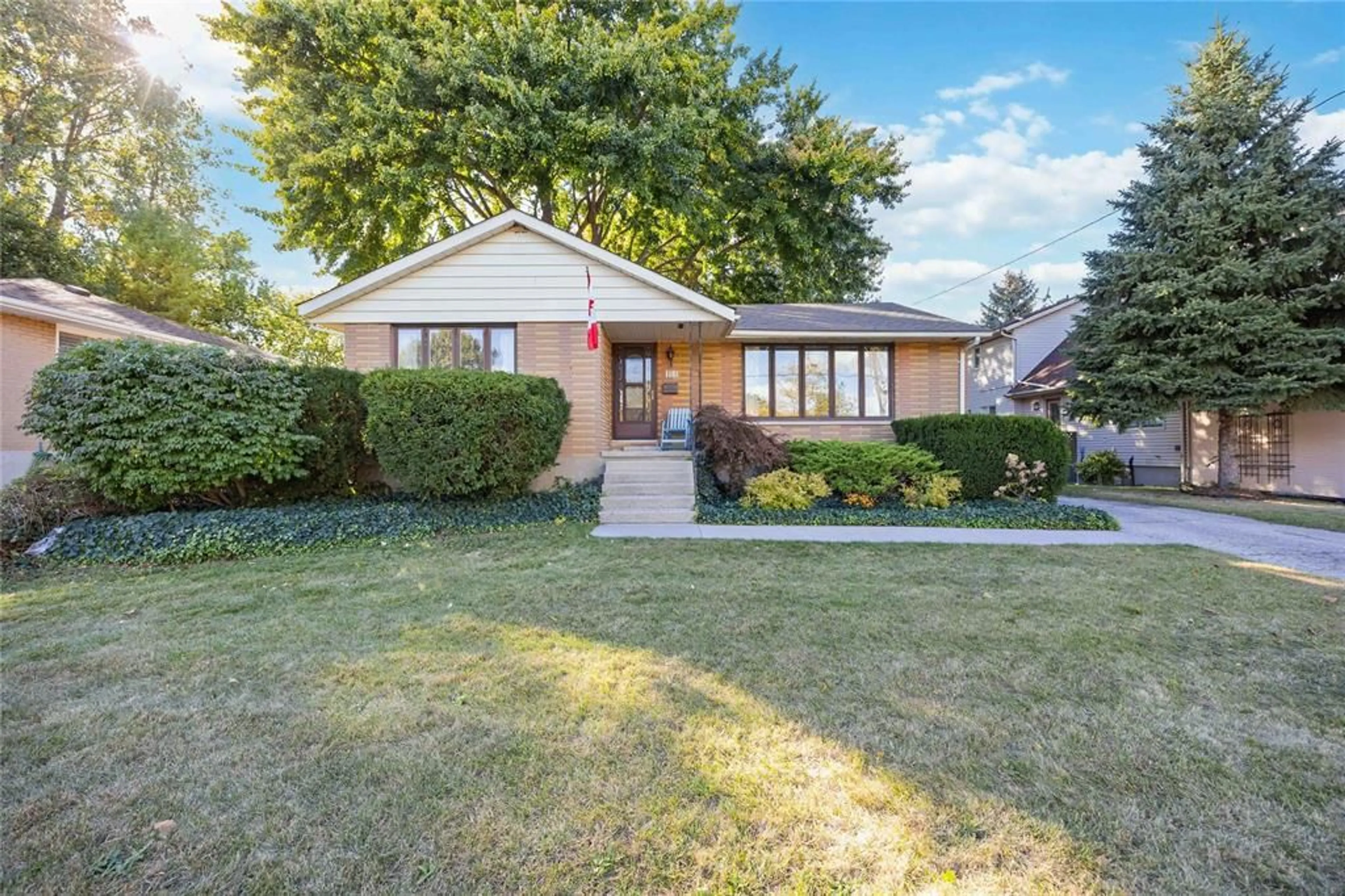 Home with brick exterior material, street for 1181 PONTIAC Dr, Sarnia Ontario N7S 3B1