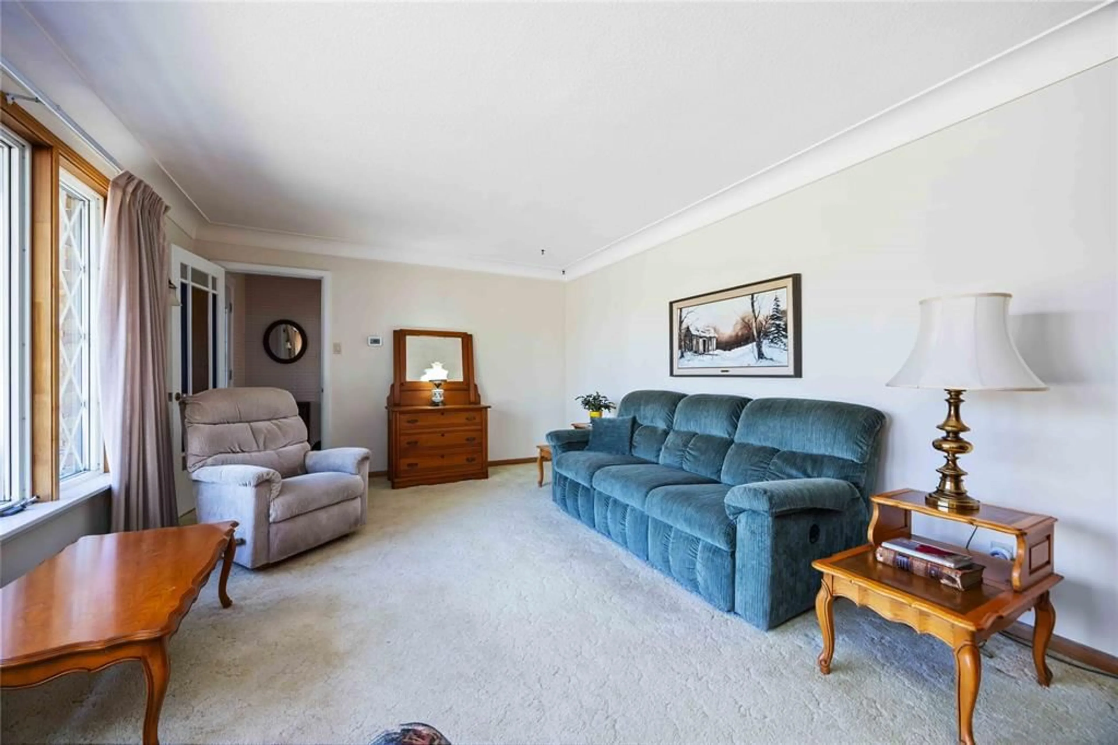 Living room with furniture, unknown for 1181 PONTIAC Dr, Sarnia Ontario N7S 3B1