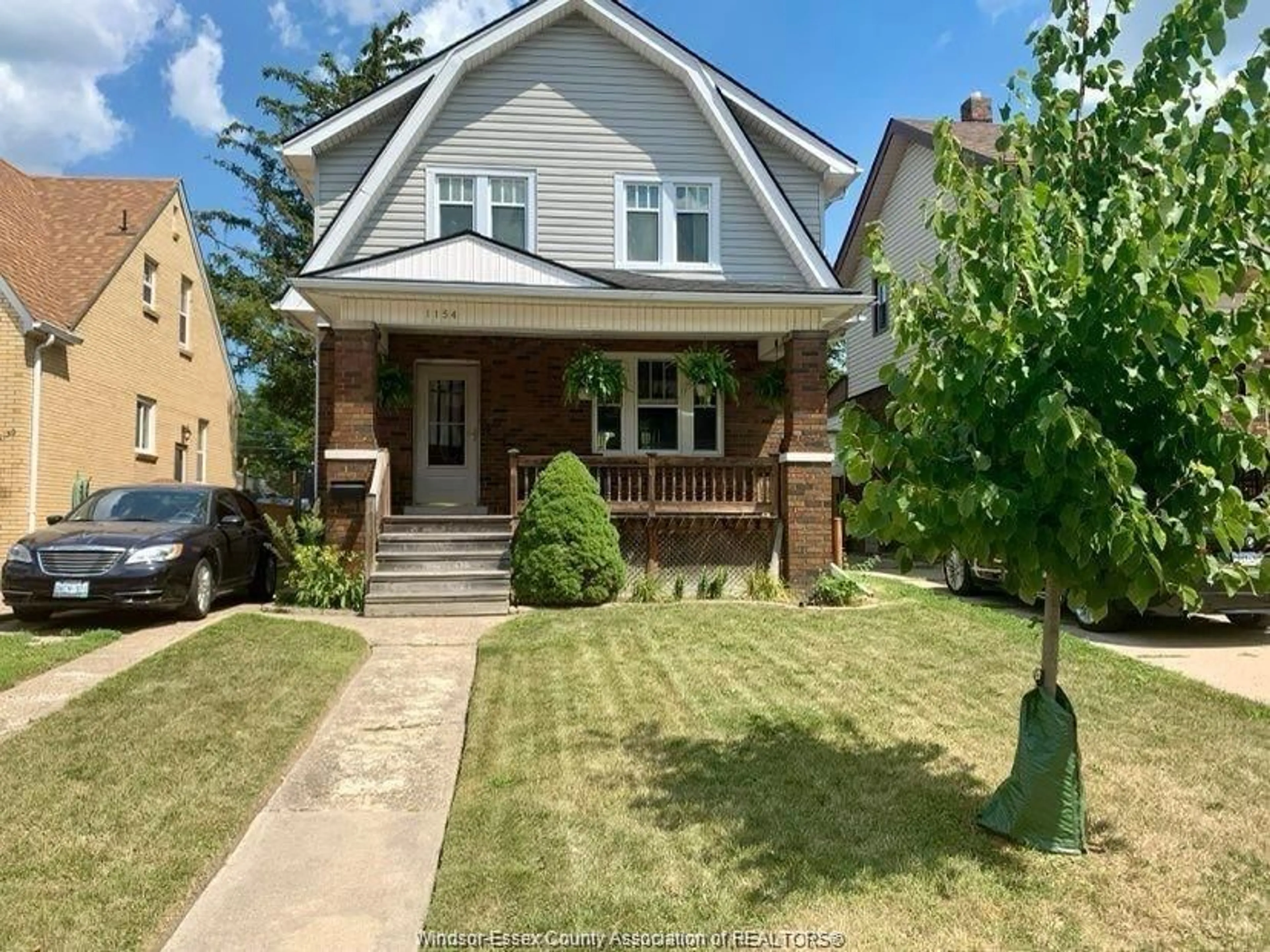 Home with brick exterior material, street for 1154 PARENT Ave, Windsor Ontario N9A 2E5