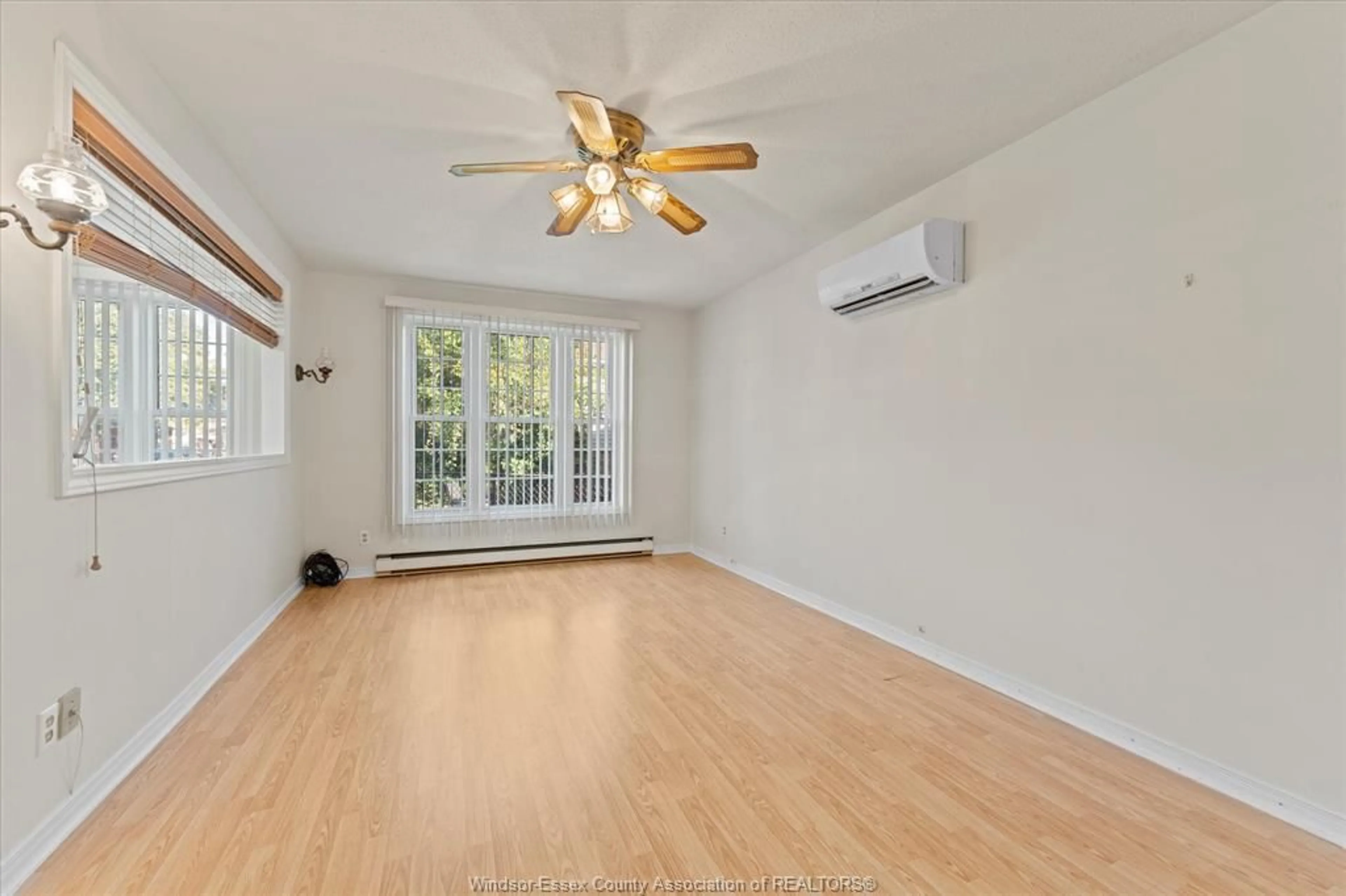 A pic of a room for 1395 BAYSWATER Cres, Windsor Ontario N8S 4K4