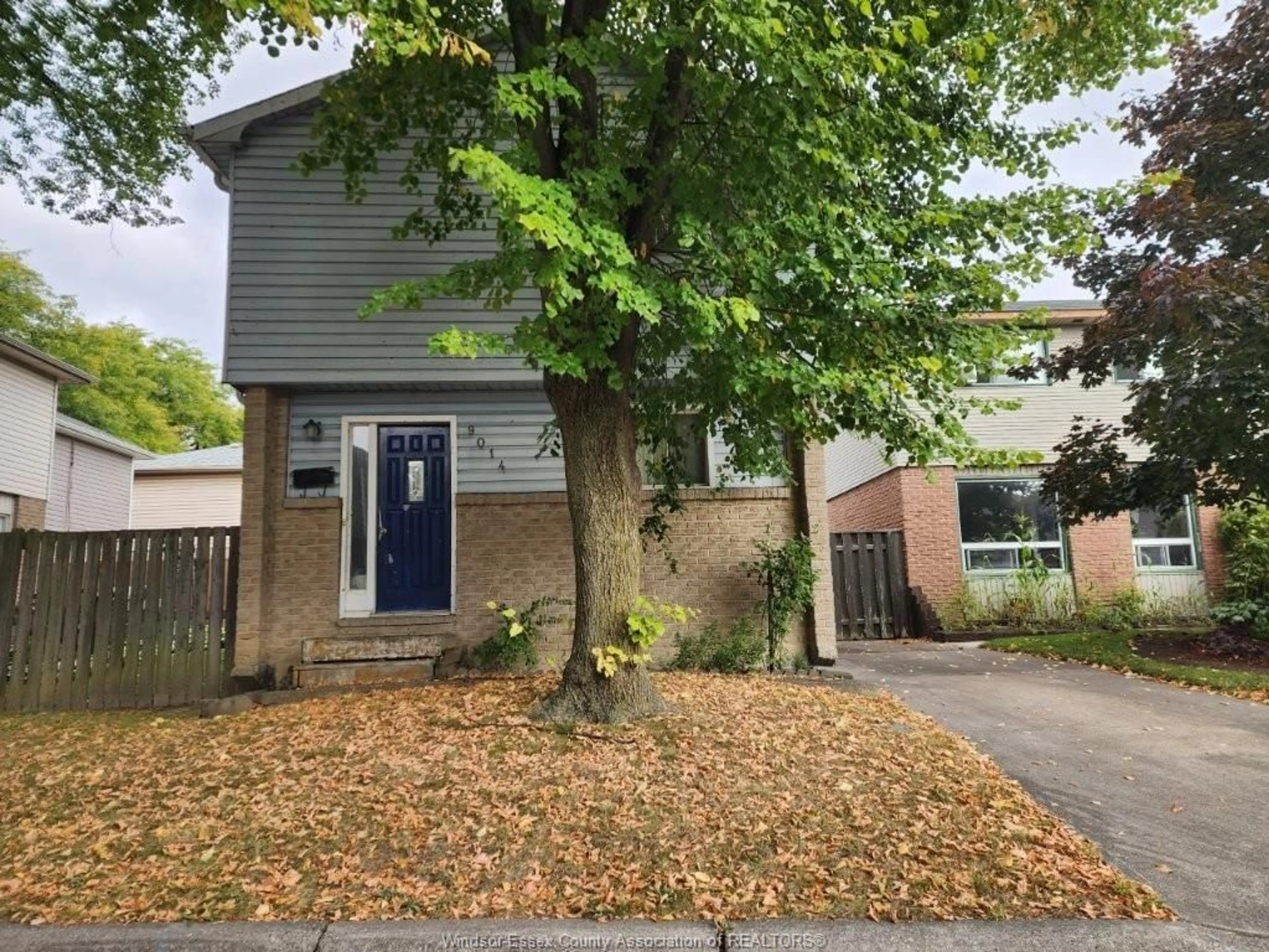 A pic from outside/outdoor area/front of a property/back of a property/a pic from drone, street for 9014 COPPERFIELD Crt, Windsor Ontario N8S 4H3