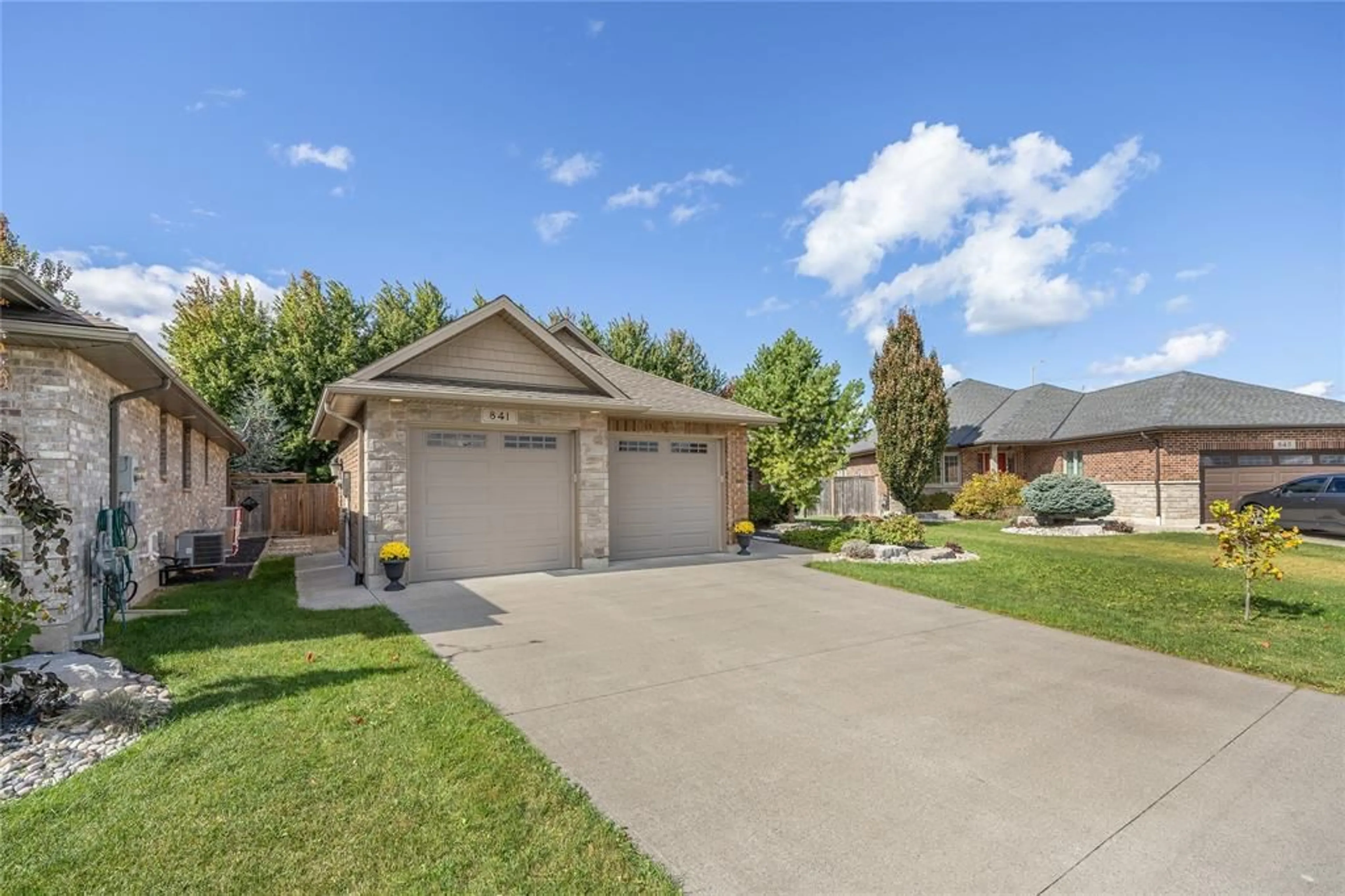Unknown for 841 MANHATTAN Dr, Sarnia Ontario N7S 0B4