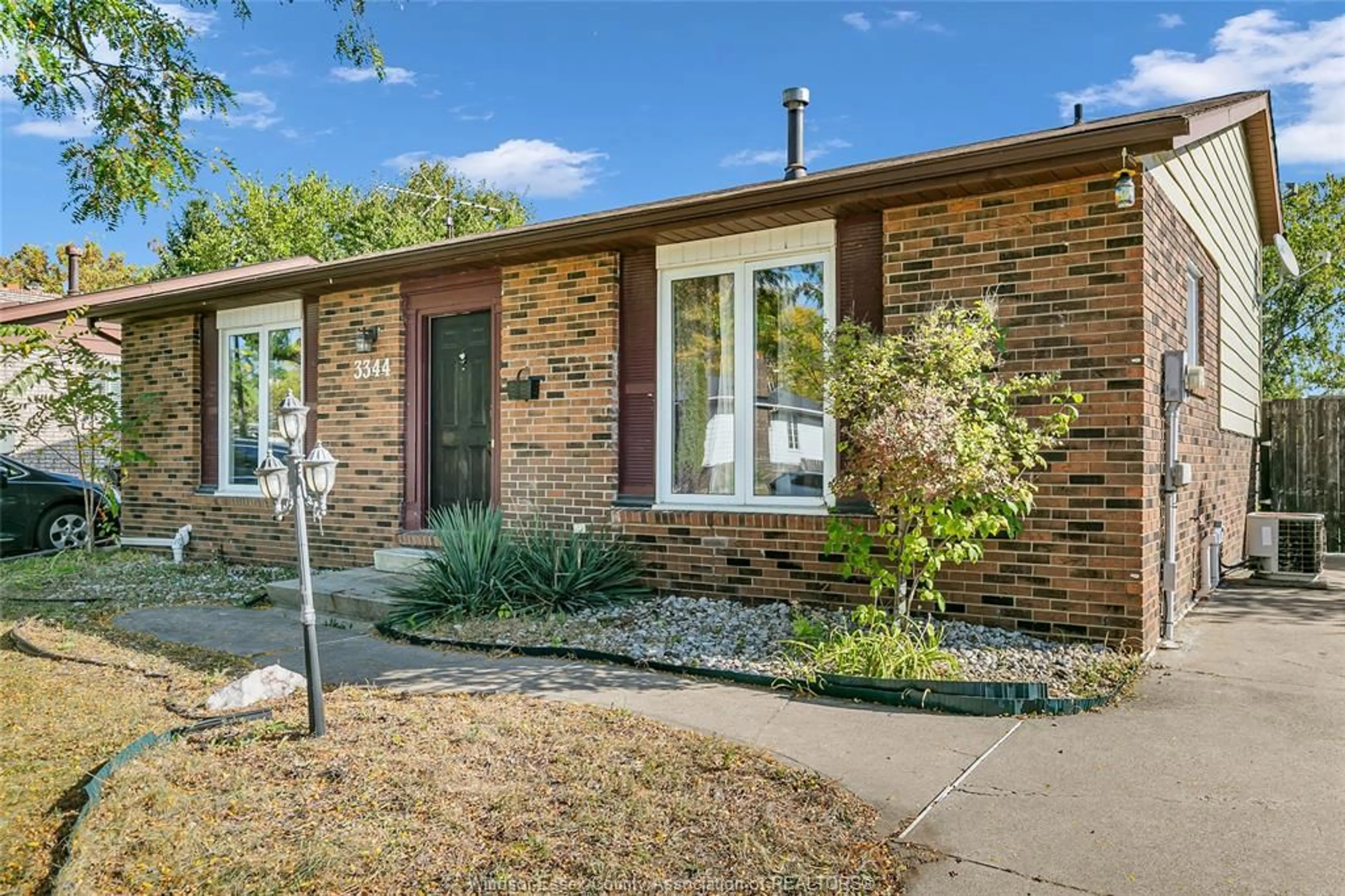 Home with brick exterior material, street for 3344 PINEVIEW, Windsor Ontario N8R 2A7